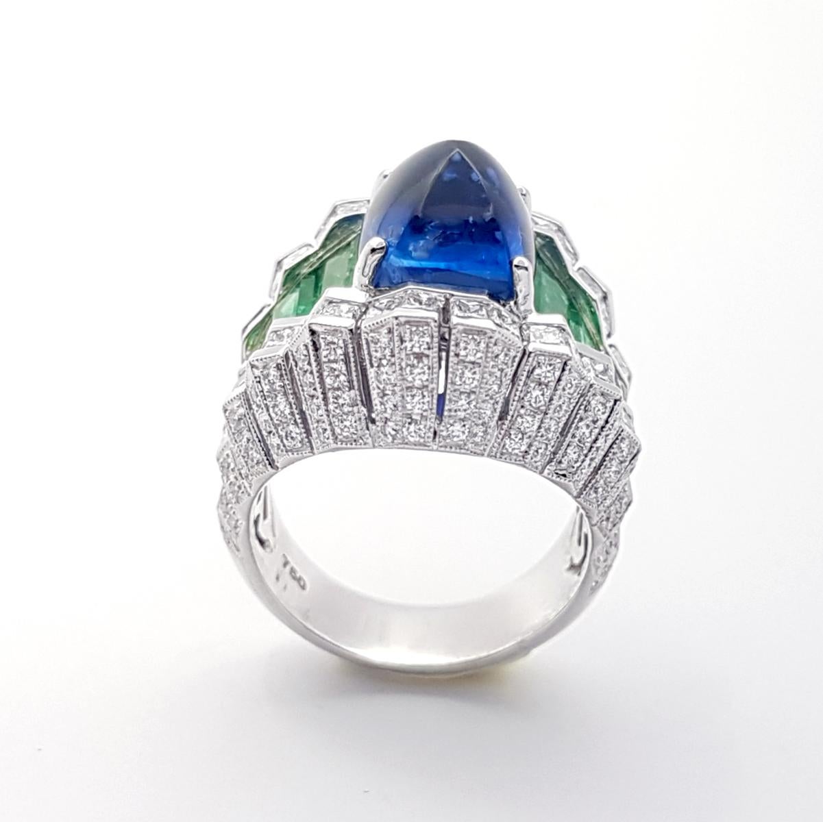 Ceylon Sugarloaf Blue Sapphire, Emerald and Diamond Ring set in 18K White Gold For Sale 4