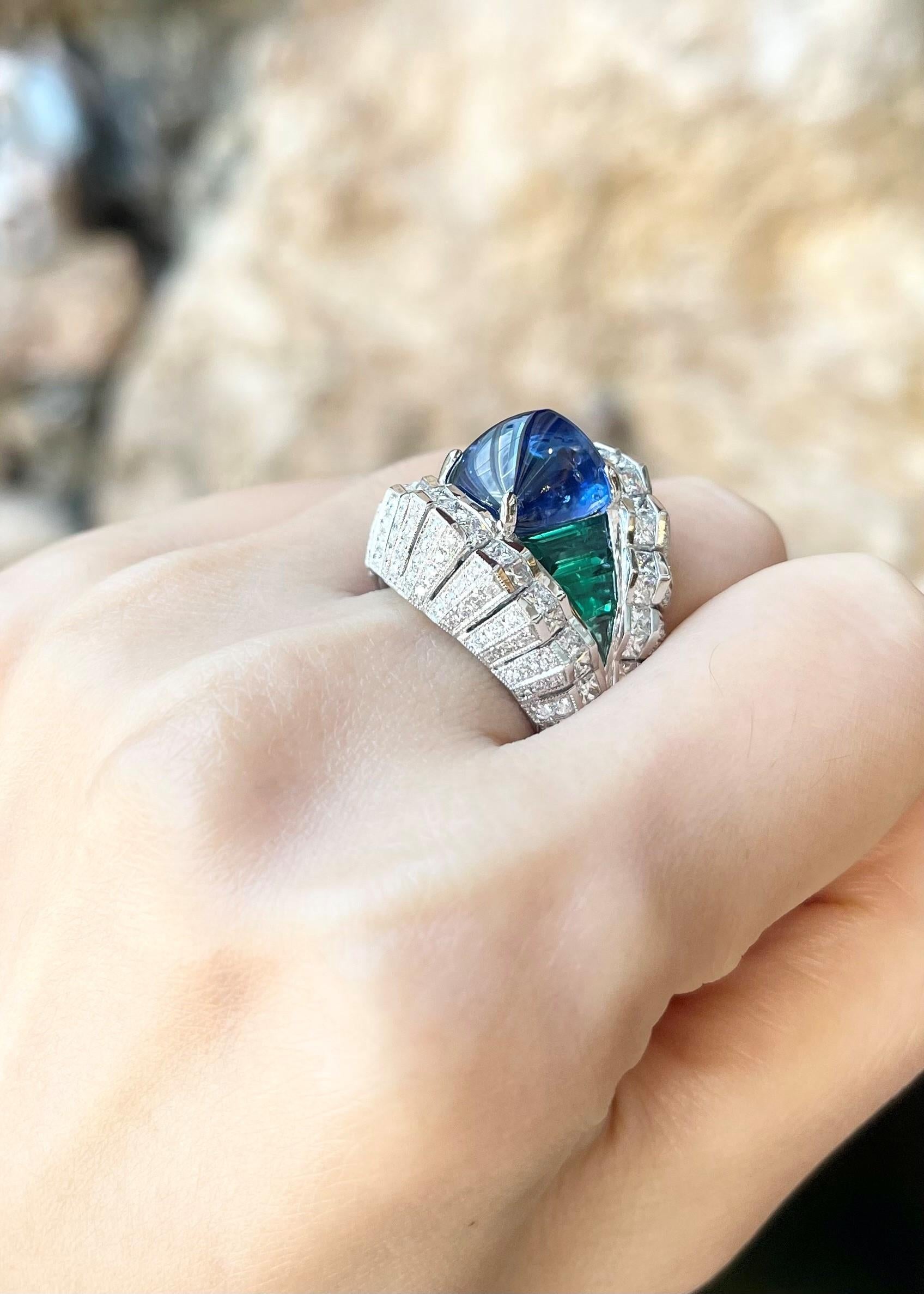 Art Deco Ceylon Sugarloaf Blue Sapphire, Emerald and Diamond Ring set in 18K White Gold For Sale