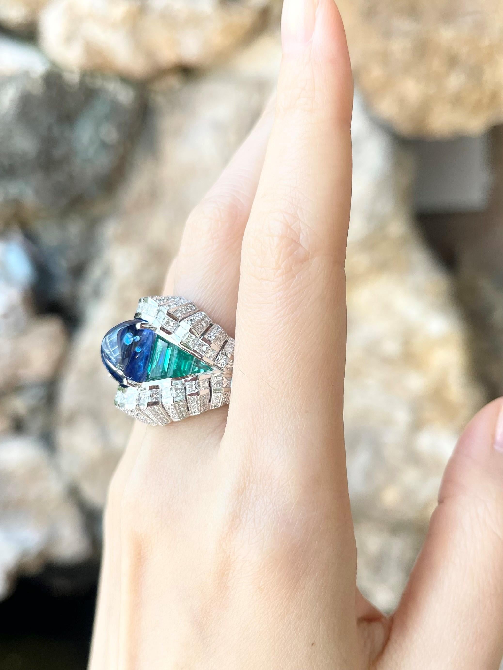 Sugarloaf Cabochon Ceylon Sugarloaf Blue Sapphire, Emerald and Diamond Ring set in 18K White Gold For Sale