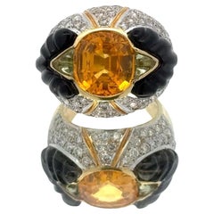 Bague cocktail Ceylan en or jaune 18 carats, saphir jaune, diamant et onyx sculpté