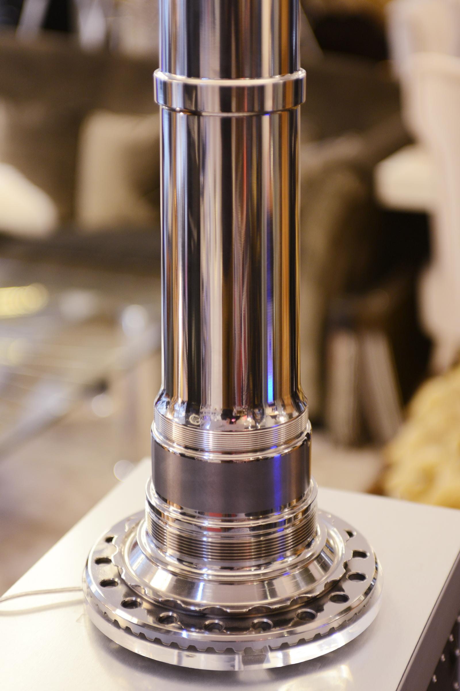 Lampe de table Axis turbine CFM56 en vente 1