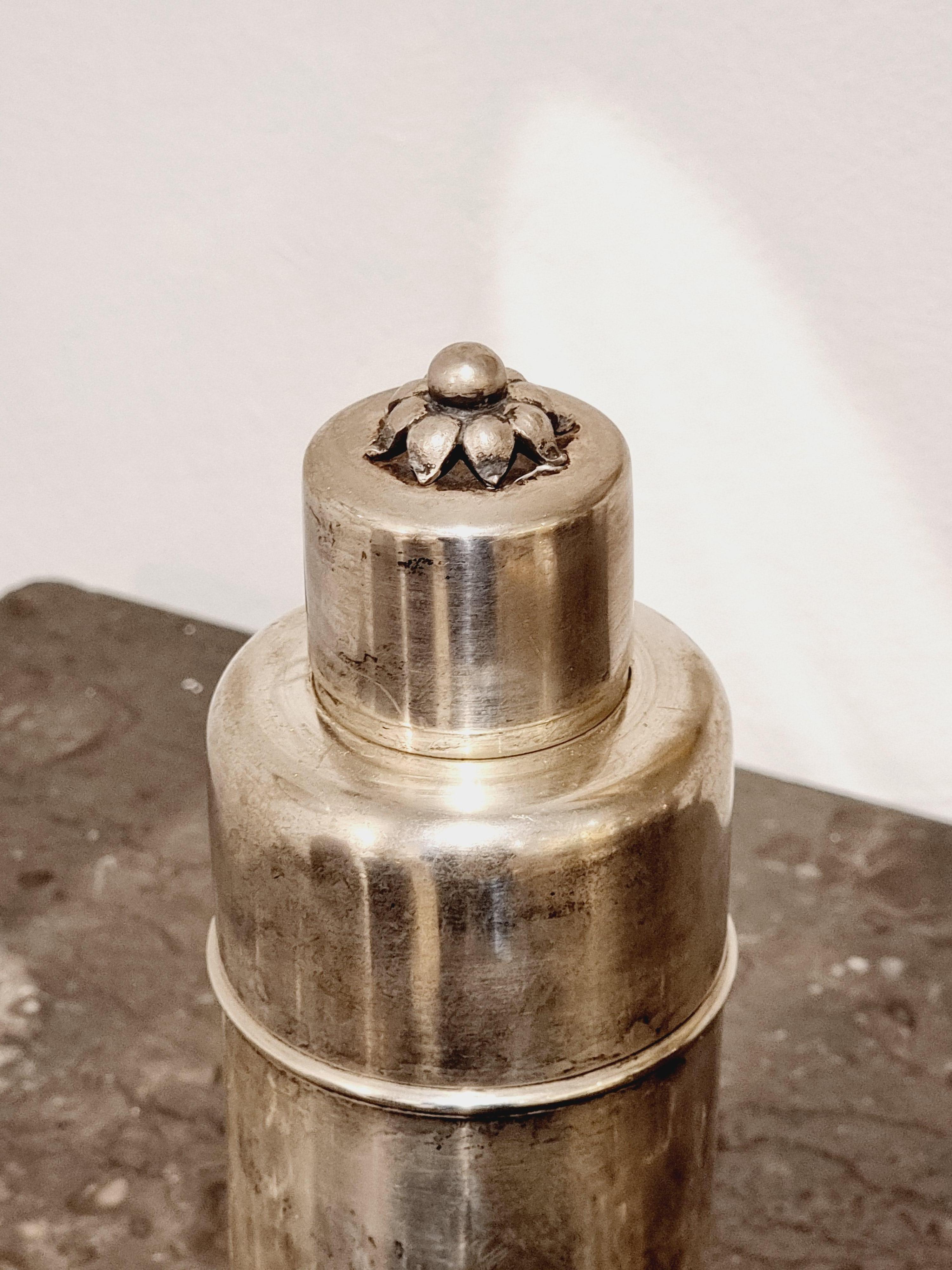 CG Hallberg, silver-plated shaker, Swedish Modern In Good Condition In Stockholm, SE