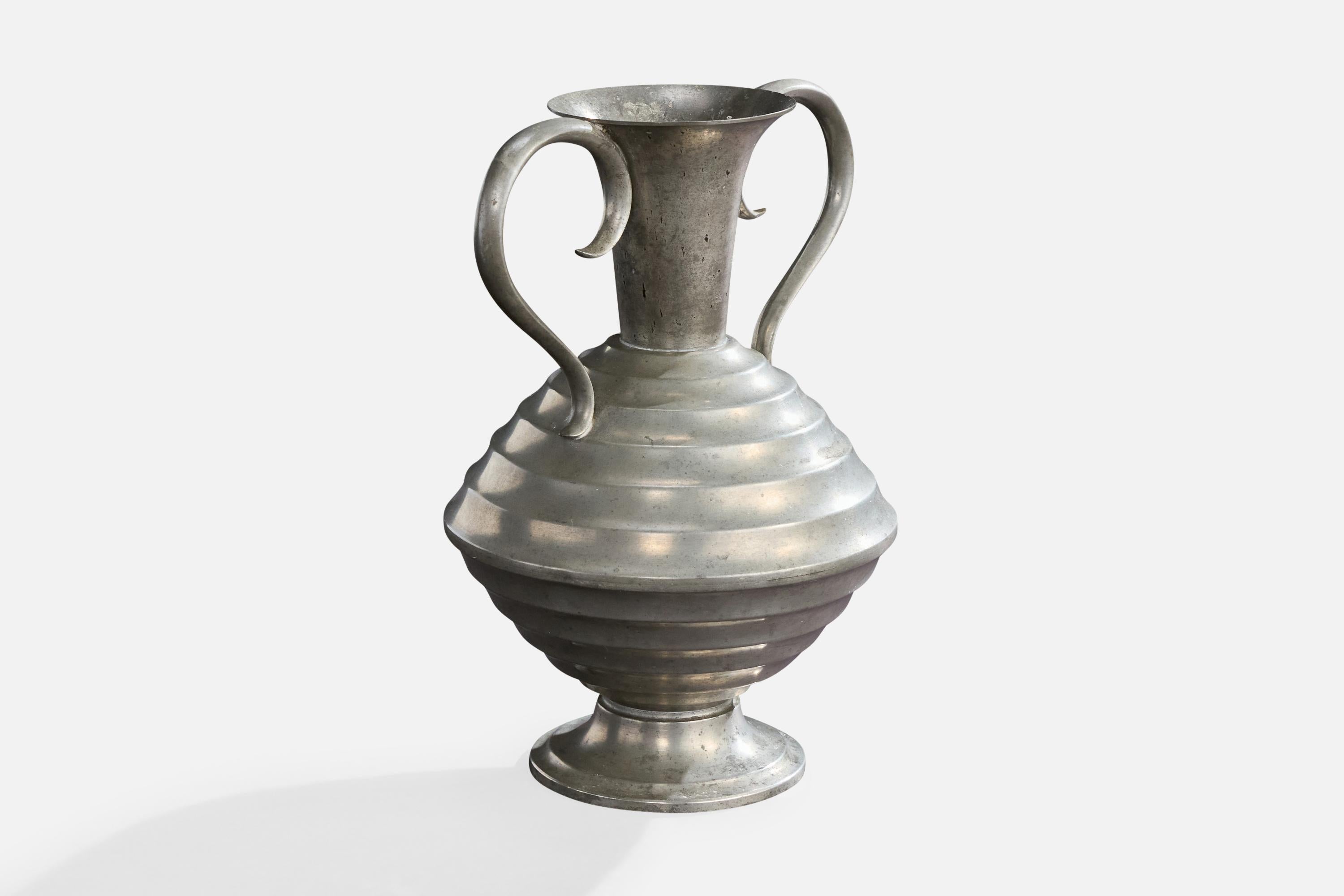 Scandinavo moderno C.G. Hallberg, Vase, Pewter, Sweden, 1930s in vendita