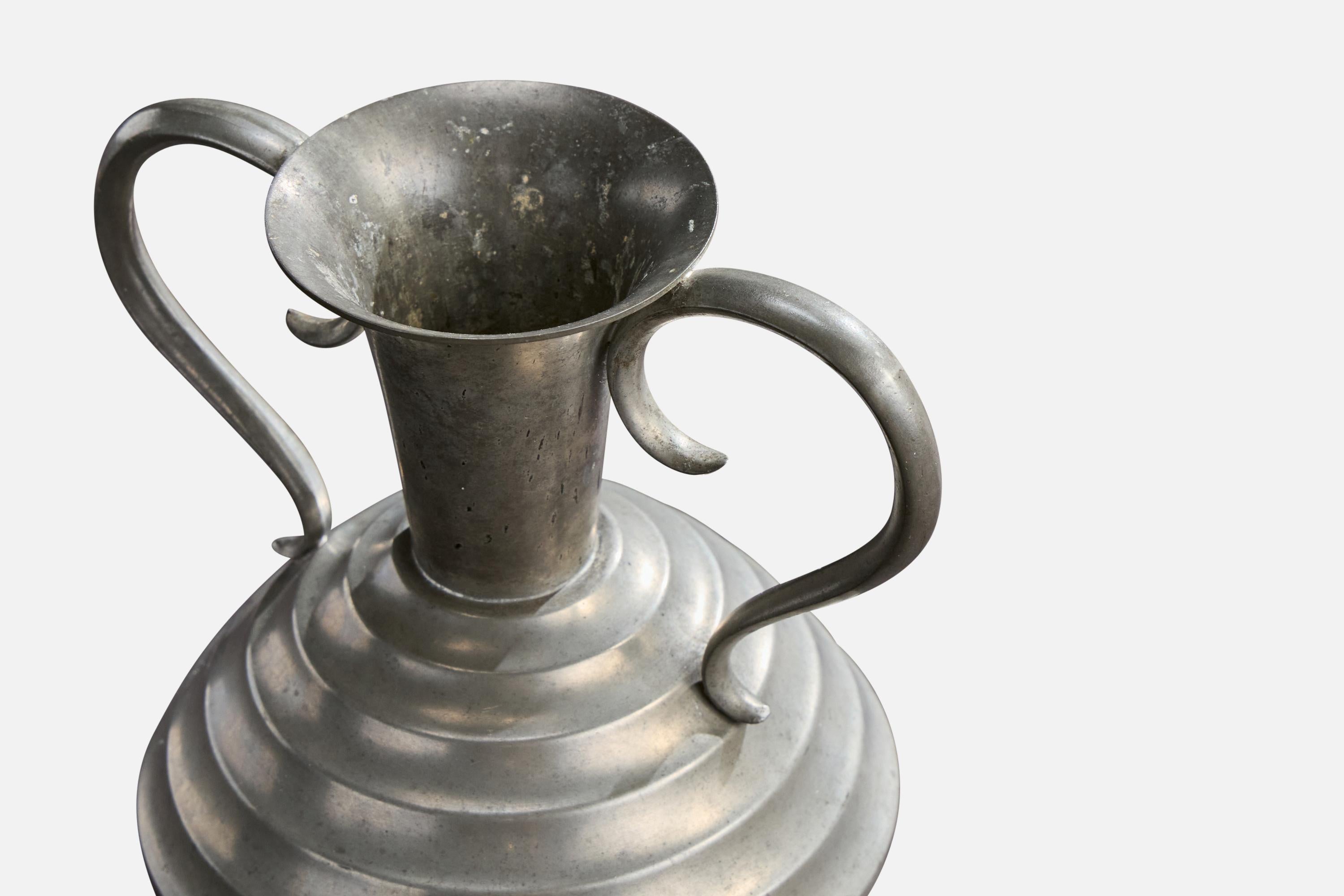 C.G. Hallberg, Vase, Pewter, Sweden, 1930s In condizioni discrete in vendita a High Point, NC