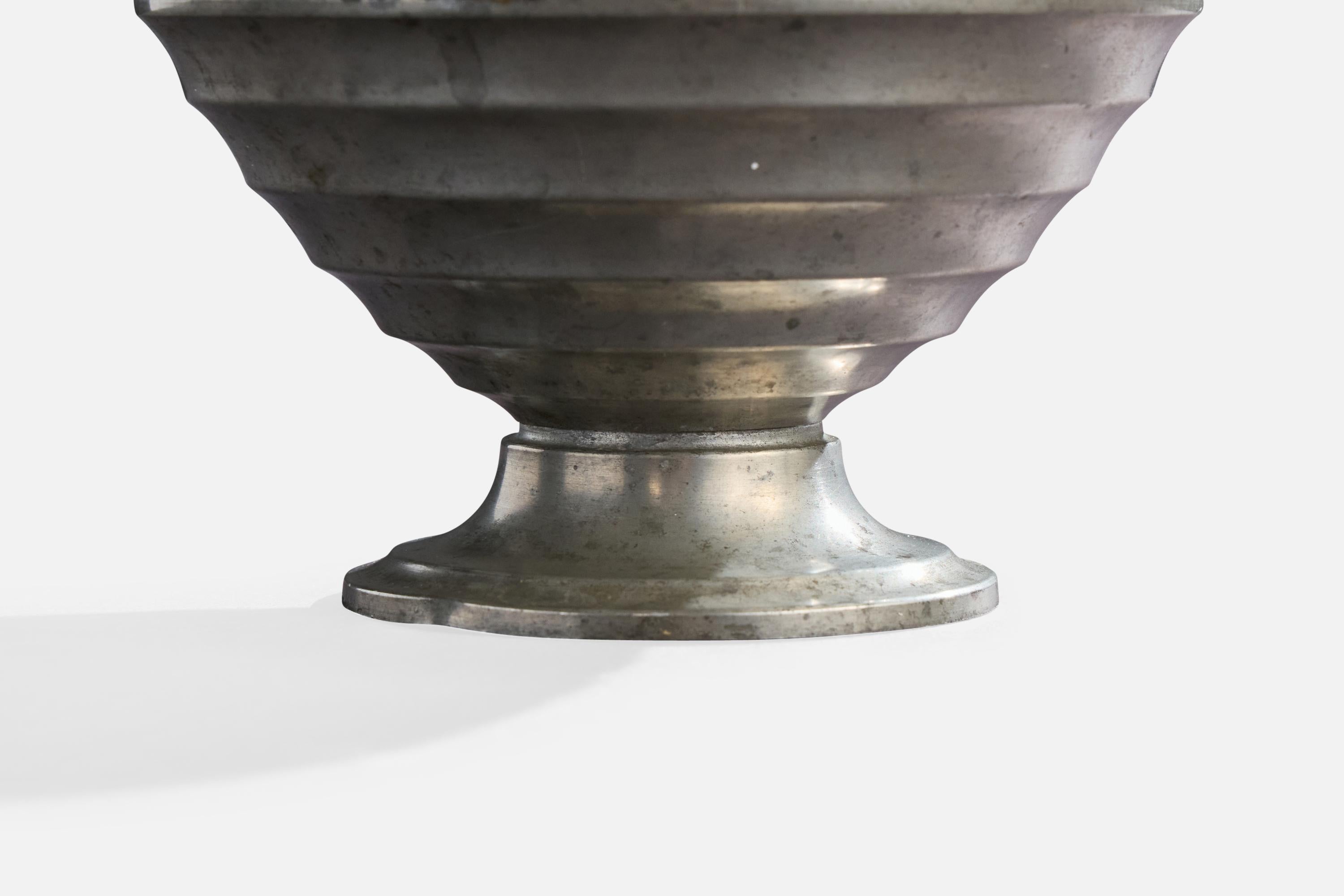 C.G. Hallberg, Vase, Pewter, Sweden, 1930s in vendita 1
