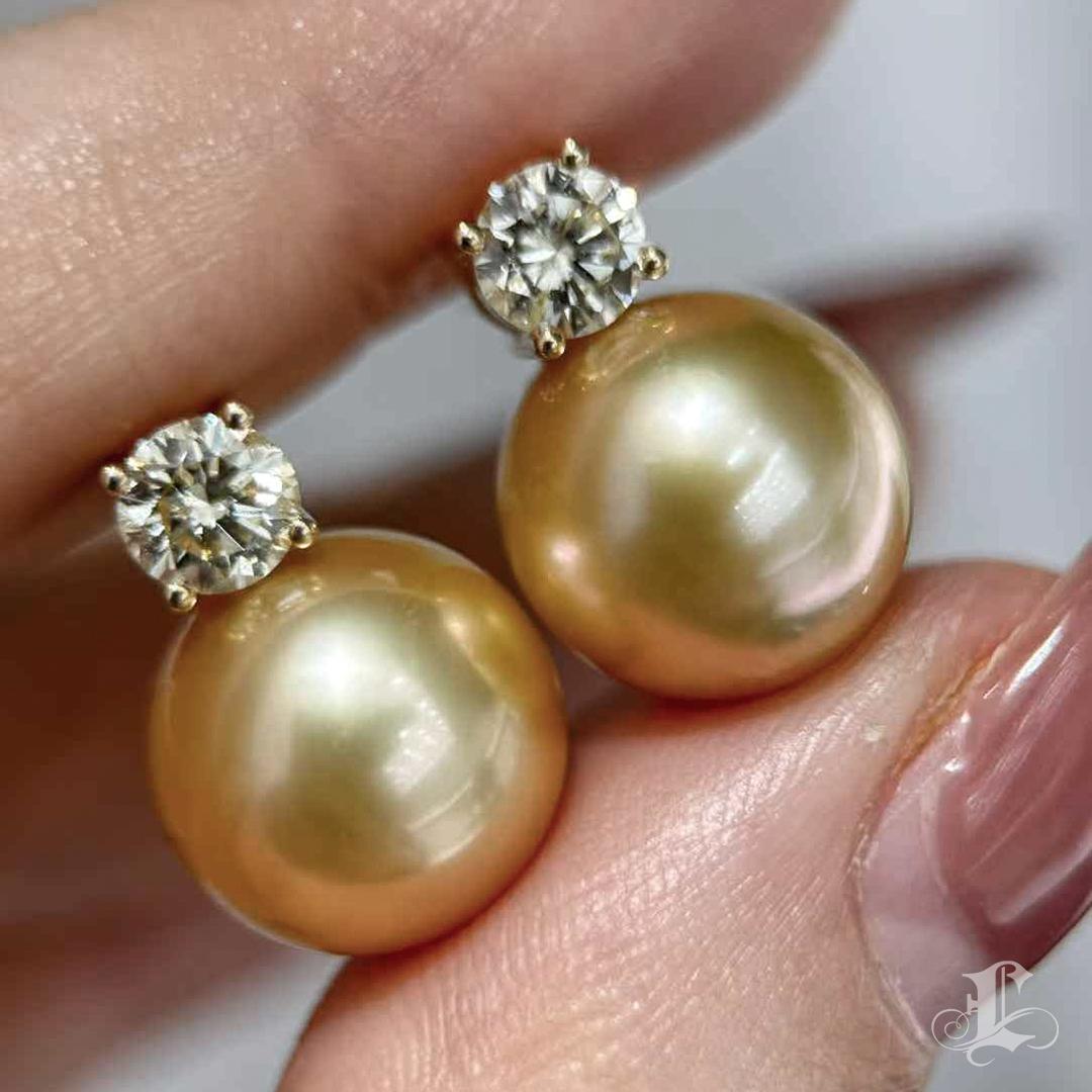 【Crown Radiance】South Sea Pearl Jewelry Set with CGL Certified Diamonds For Sale 1