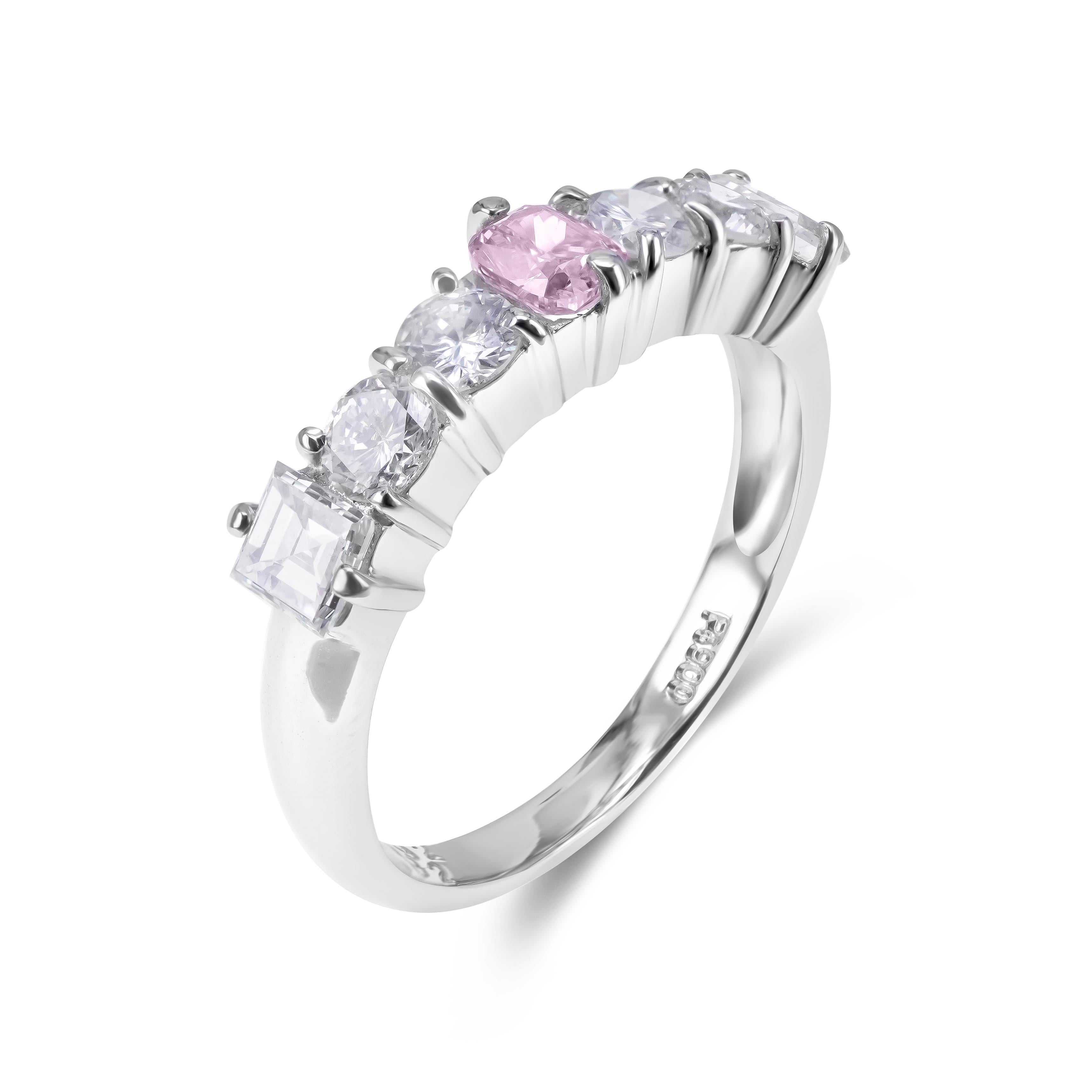 Bague solitaire PT 900 en diamant rose fantaisie naturel de 0,19 carat certifié CGL Neuf - En vente à Hung Hom, HK