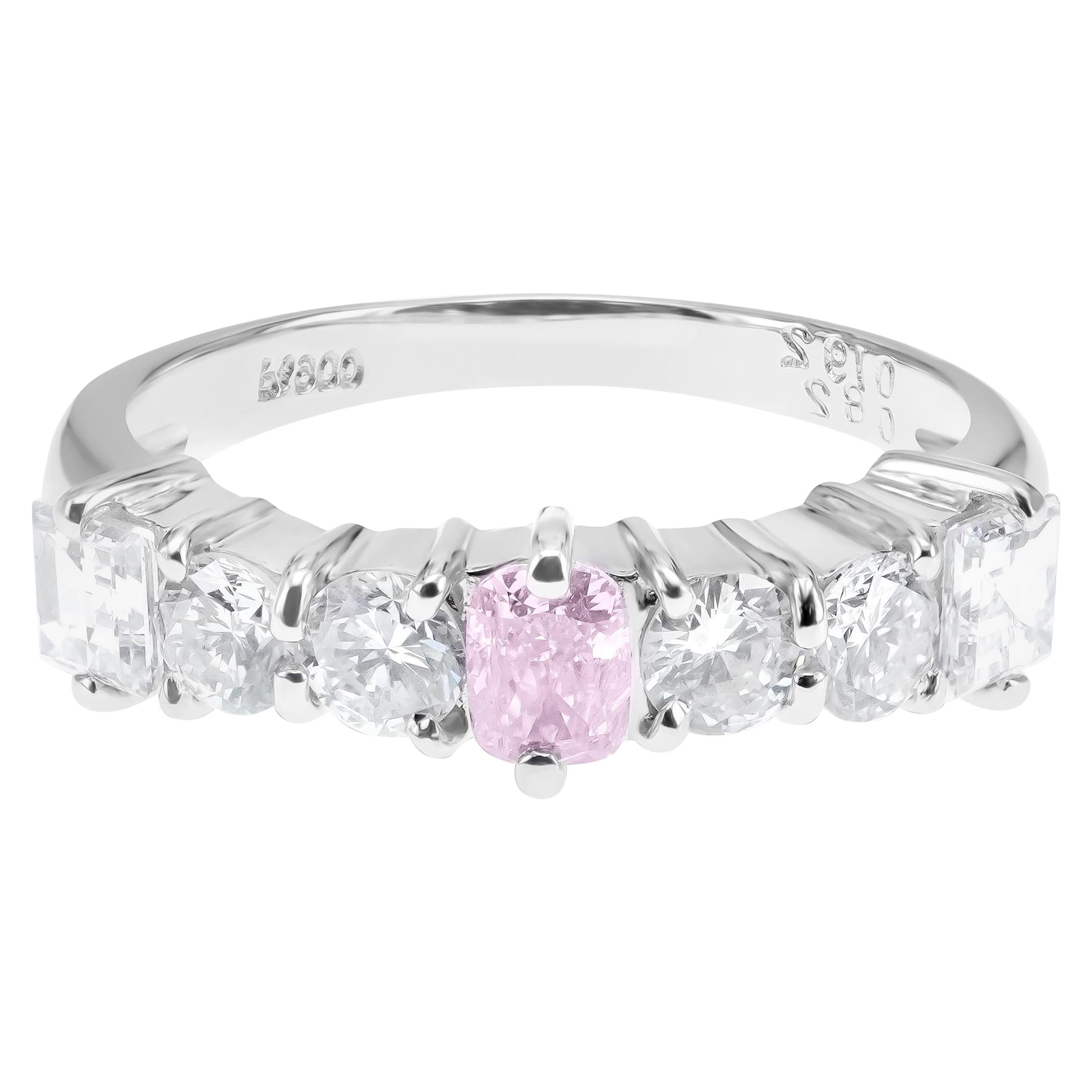 Bague solitaire PT 900 en diamant rose fantaisie naturel de 0,19 carat certifié CGL en vente