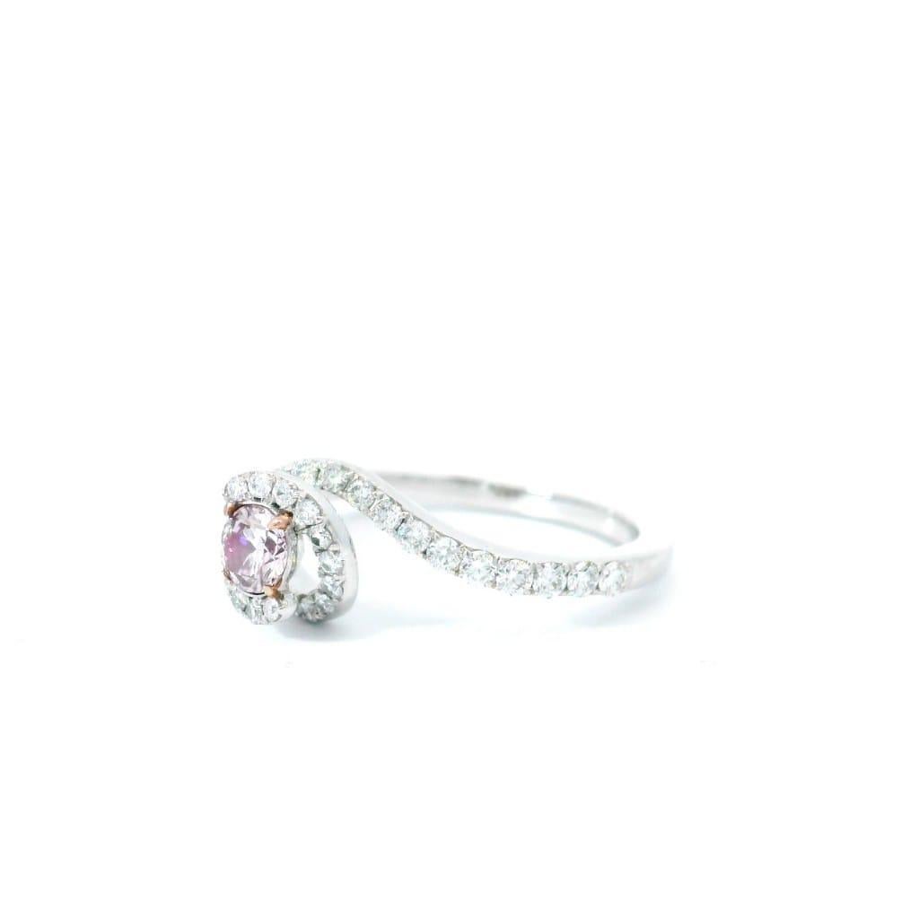 Anello con diamante certificato CGL da 0,20 carati di colore rosa tenue con purezza VS1 In condizioni Nuovo in vendita a บางรัก, TH