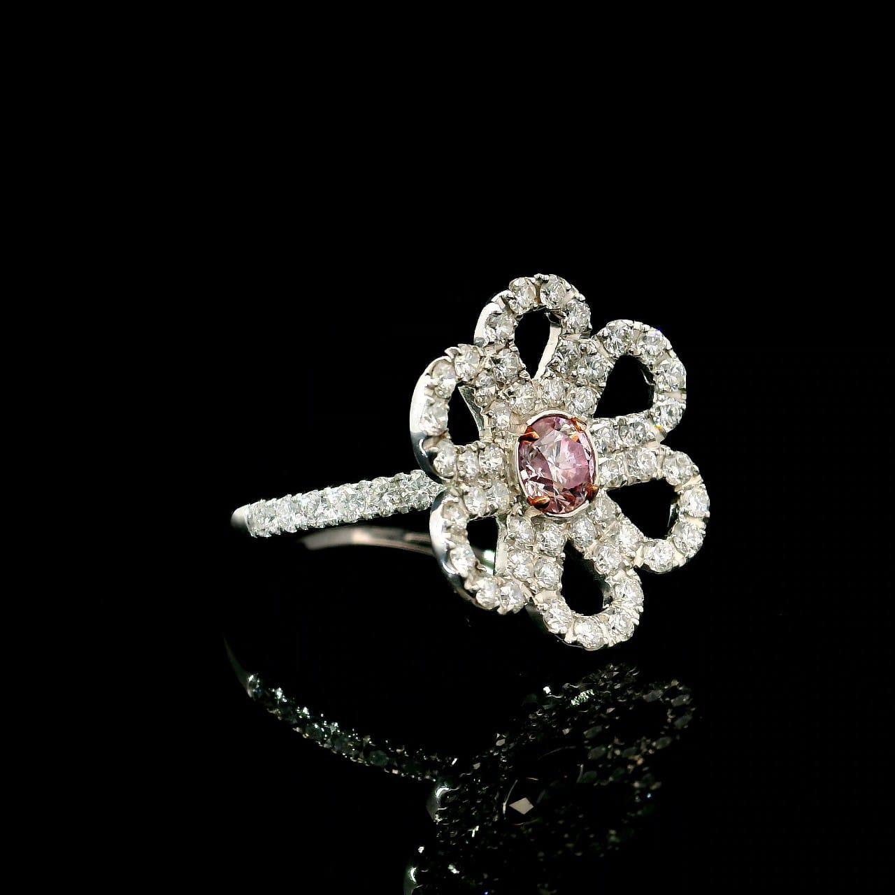 CGL Certified 0.34 Carat Very Light Pink I1 Clarity Diamond Ring In New Condition For Sale In บางรัก, TH