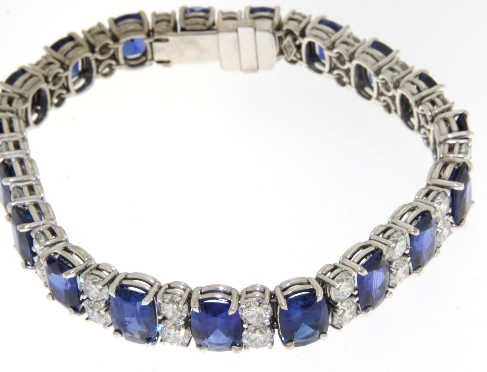 18kt White Gold Bracelet Set Necklace Earring Sapphire Diamonds  CGL Certified For Sale 7