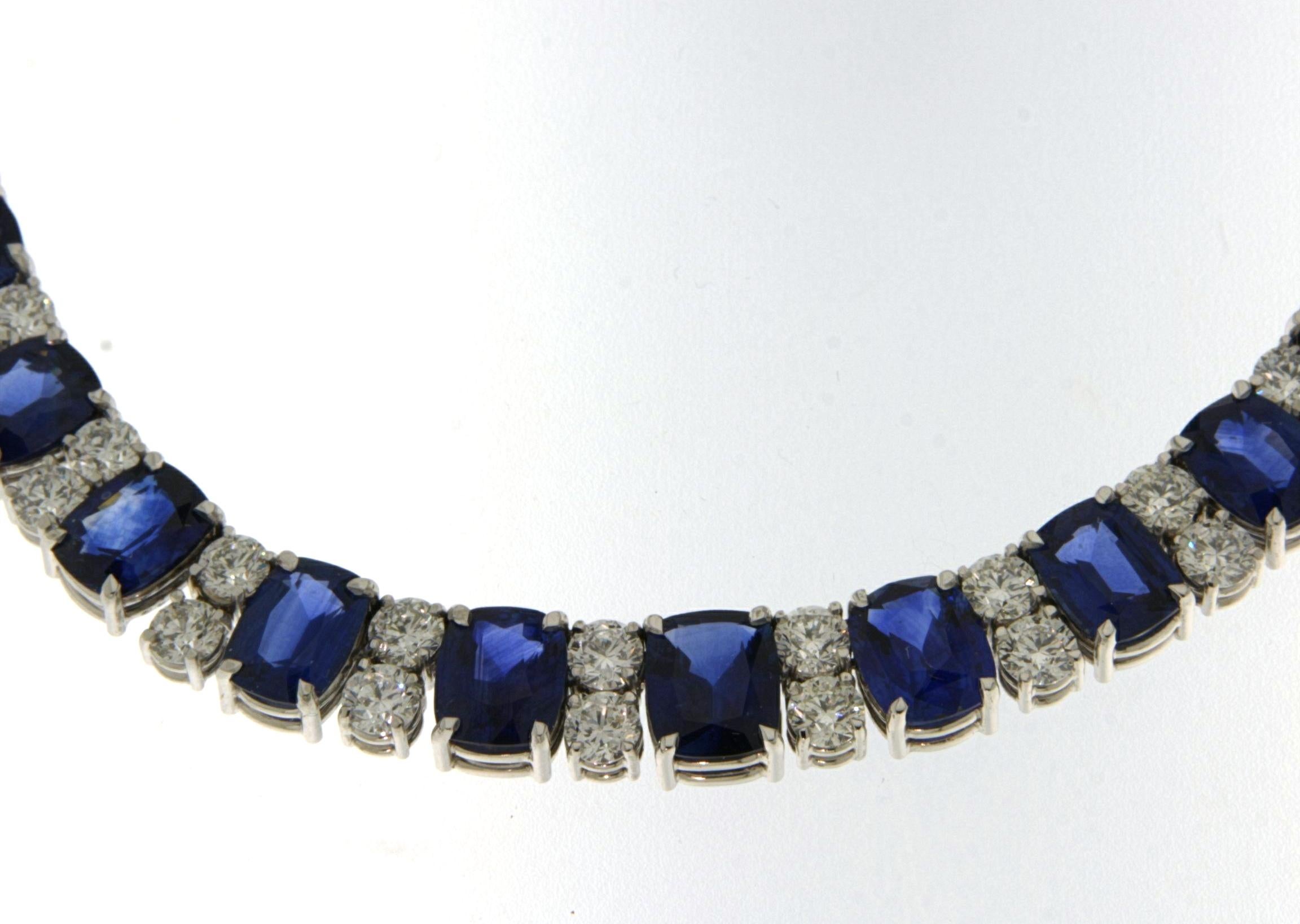 18kt White Gold Bracelet Set Necklace Earring Sapphire Diamonds  CGL Certified In New Condition For Sale In Antwerp, BE