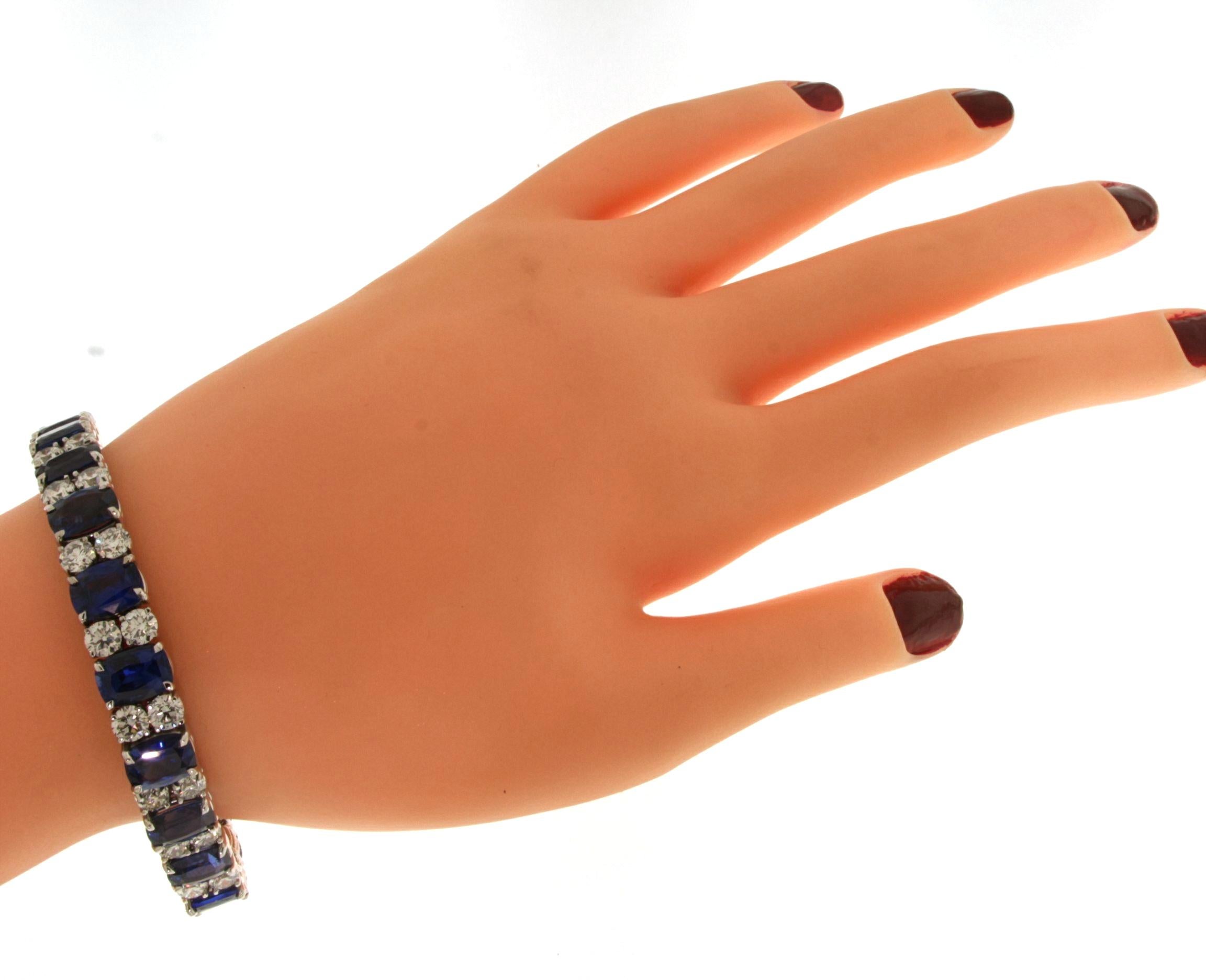 18kt White Gold Bracelet Set Necklace Earring Sapphire Diamonds  CGL Certified For Sale 2