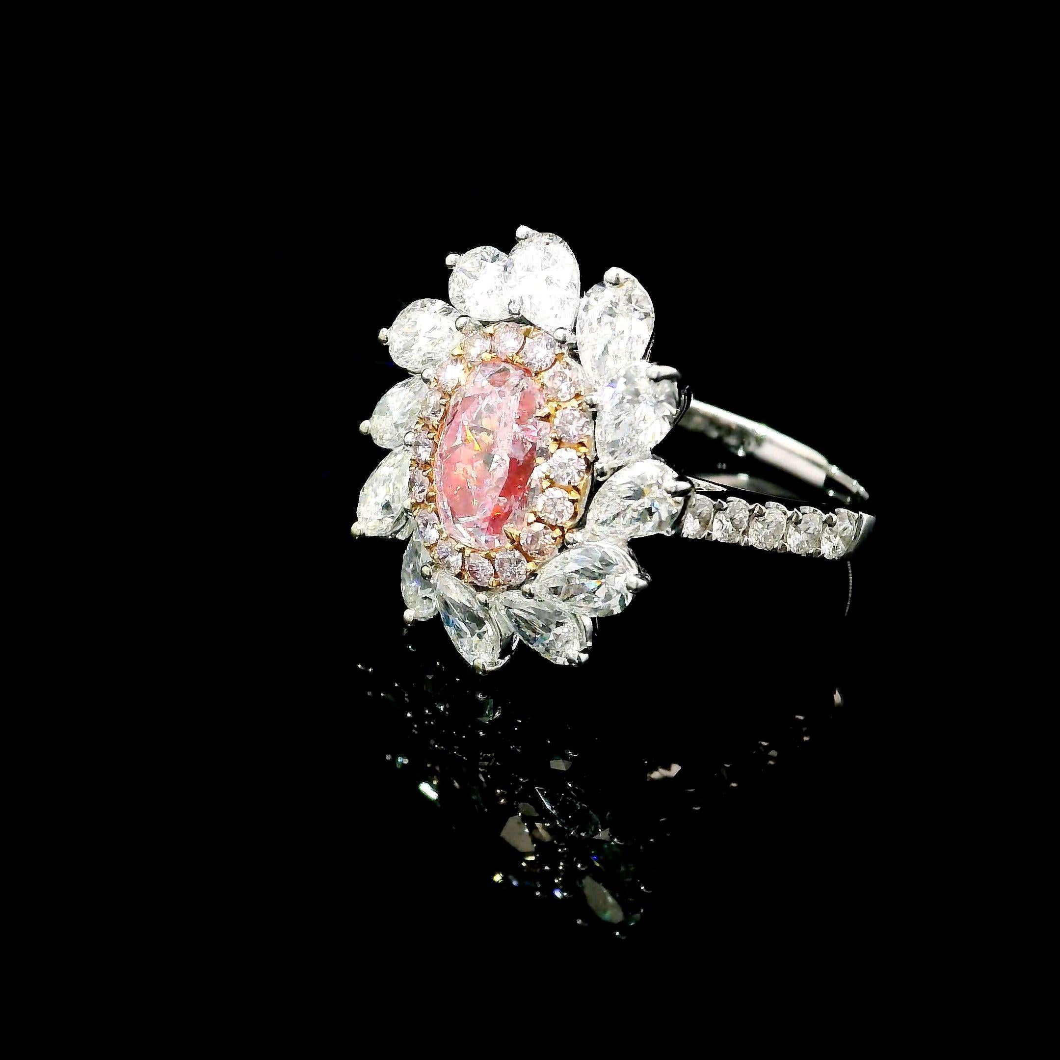 CGL Certified 1.249 Carat Faint Pink SI2 Clarity Diamond Ring In New Condition For Sale In บางรัก, TH