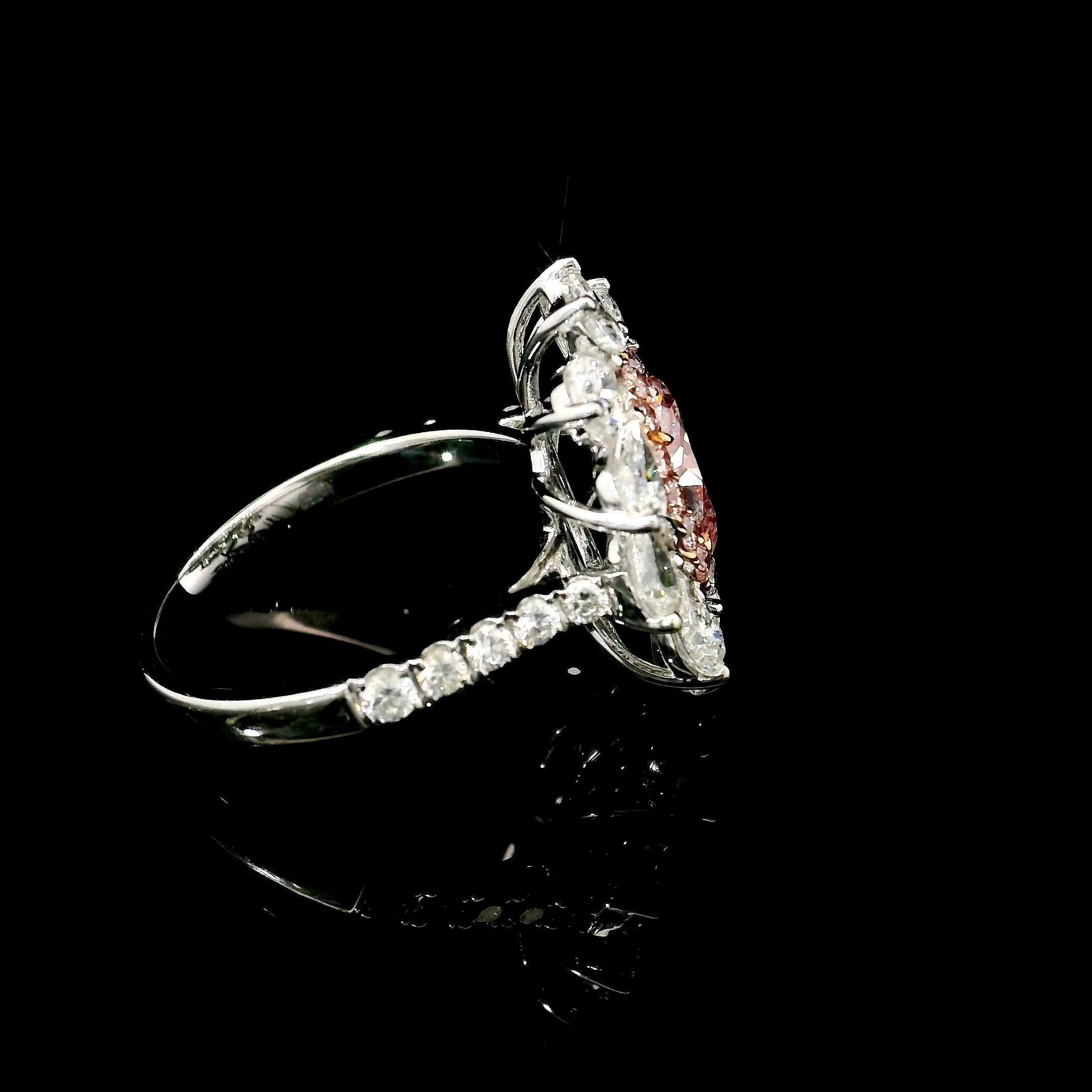CGL Certified 1.249 Carat Faint Pink SI2 Clarity Diamond Ring For Sale 2