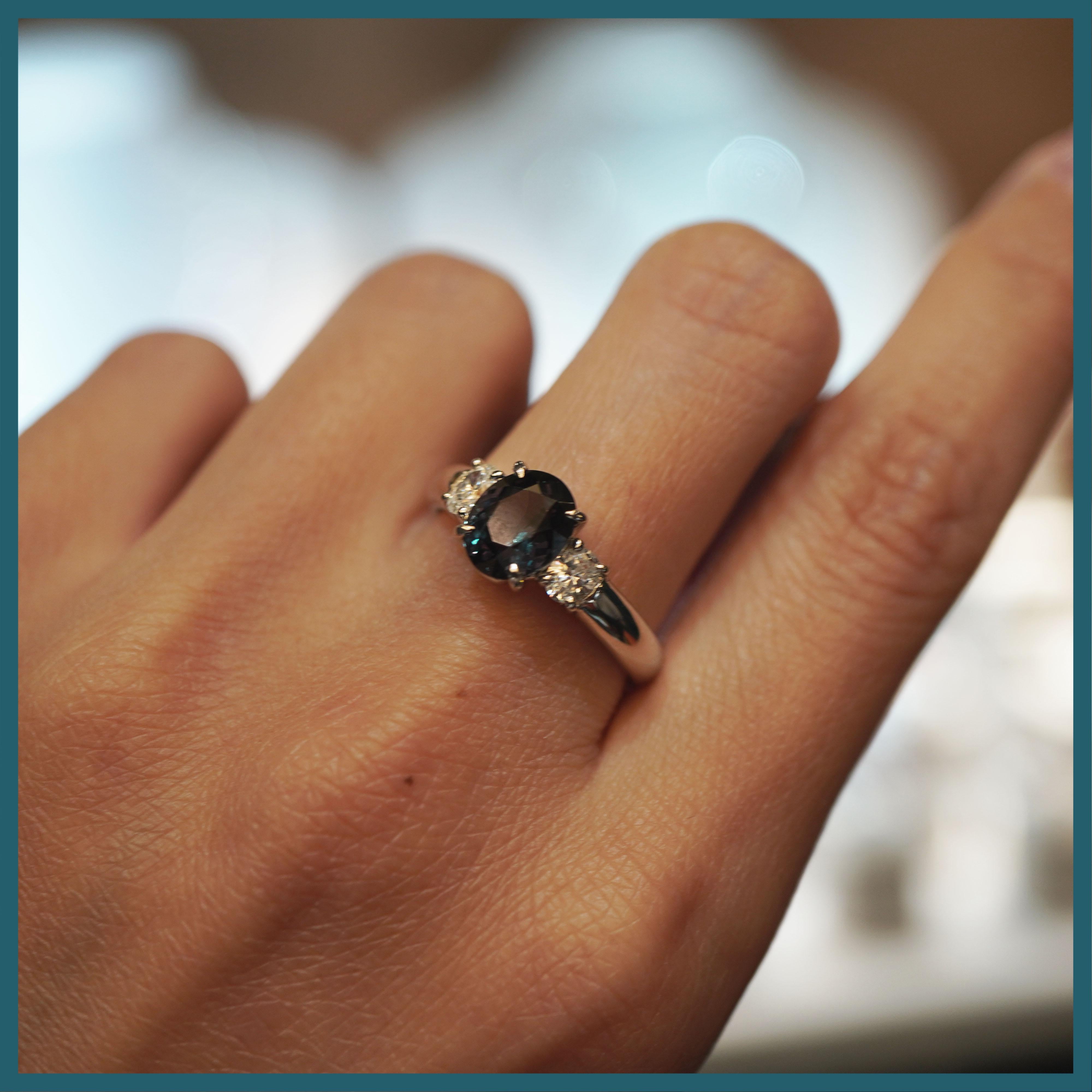 Women's or Men's CGL Certified 1.58 Carat Color Change Garnet Diamond Wedding PT900 Ring