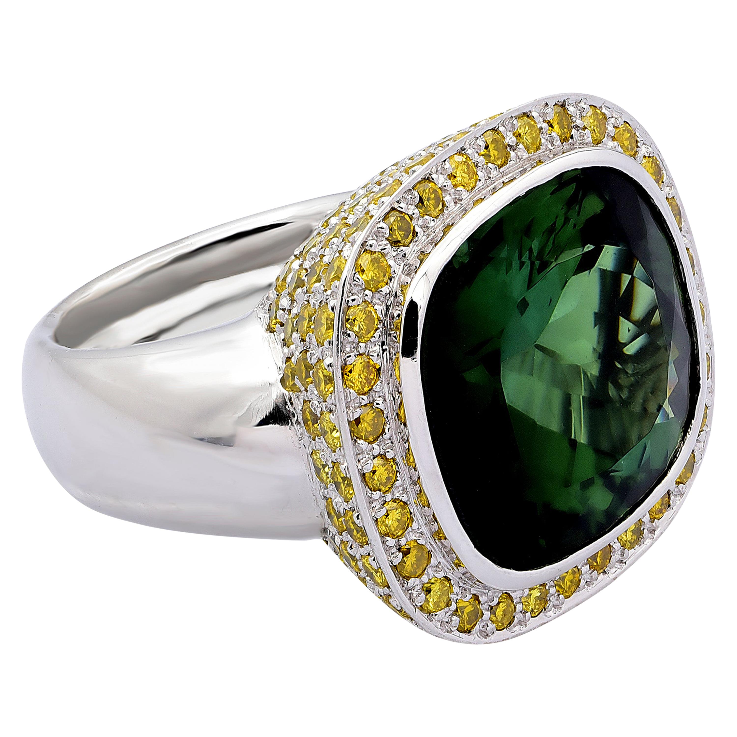 18kt White Gold Ring 21.4ct Natural Tourmaline 137 Diamonds 3.30ct CGL Certified For Sale