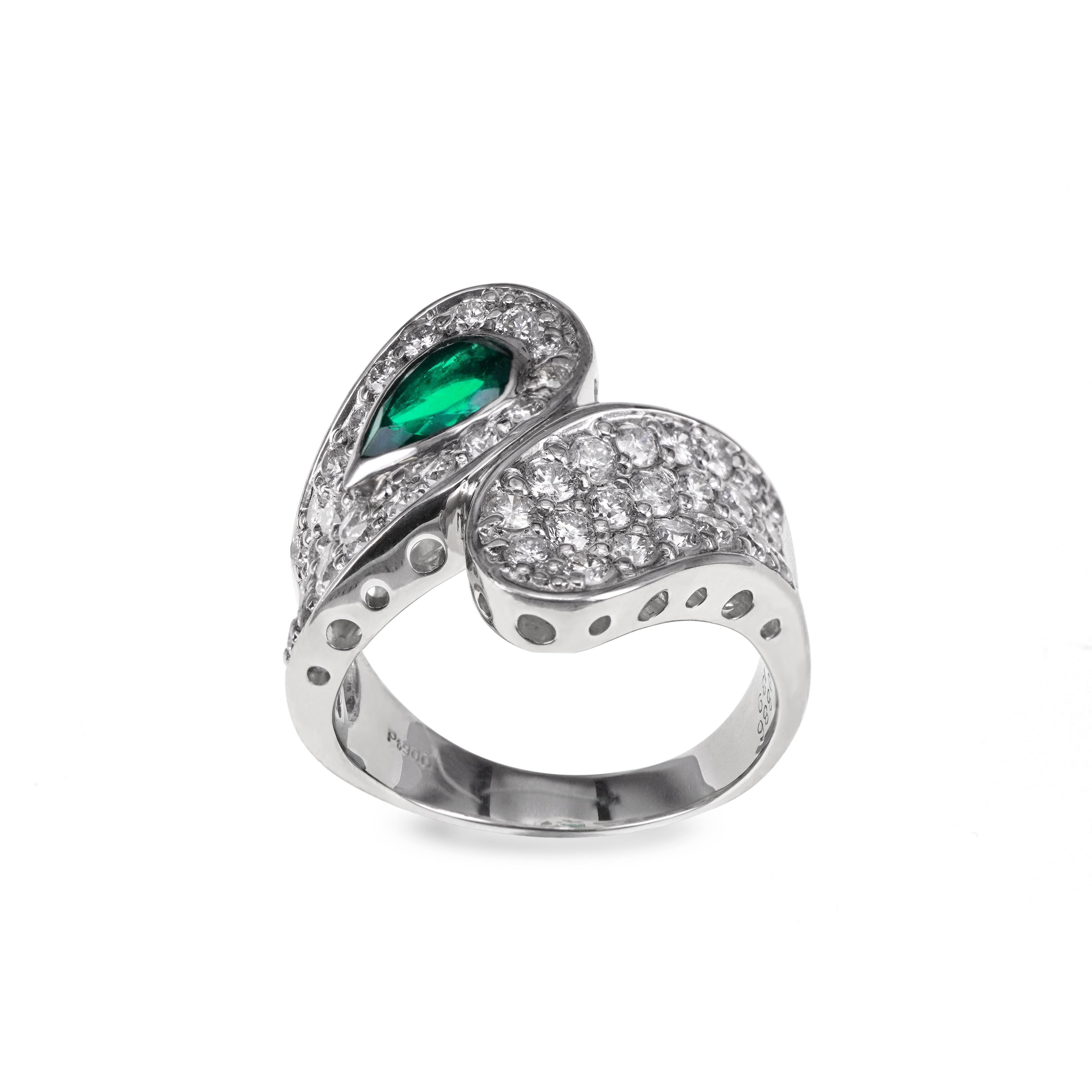 Designer-Ring mit CGL-zertifiziertem 2,27 Karat kolumbianischem Smaragd im Zustand „Neu“ im Angebot in Hung Hom, HK