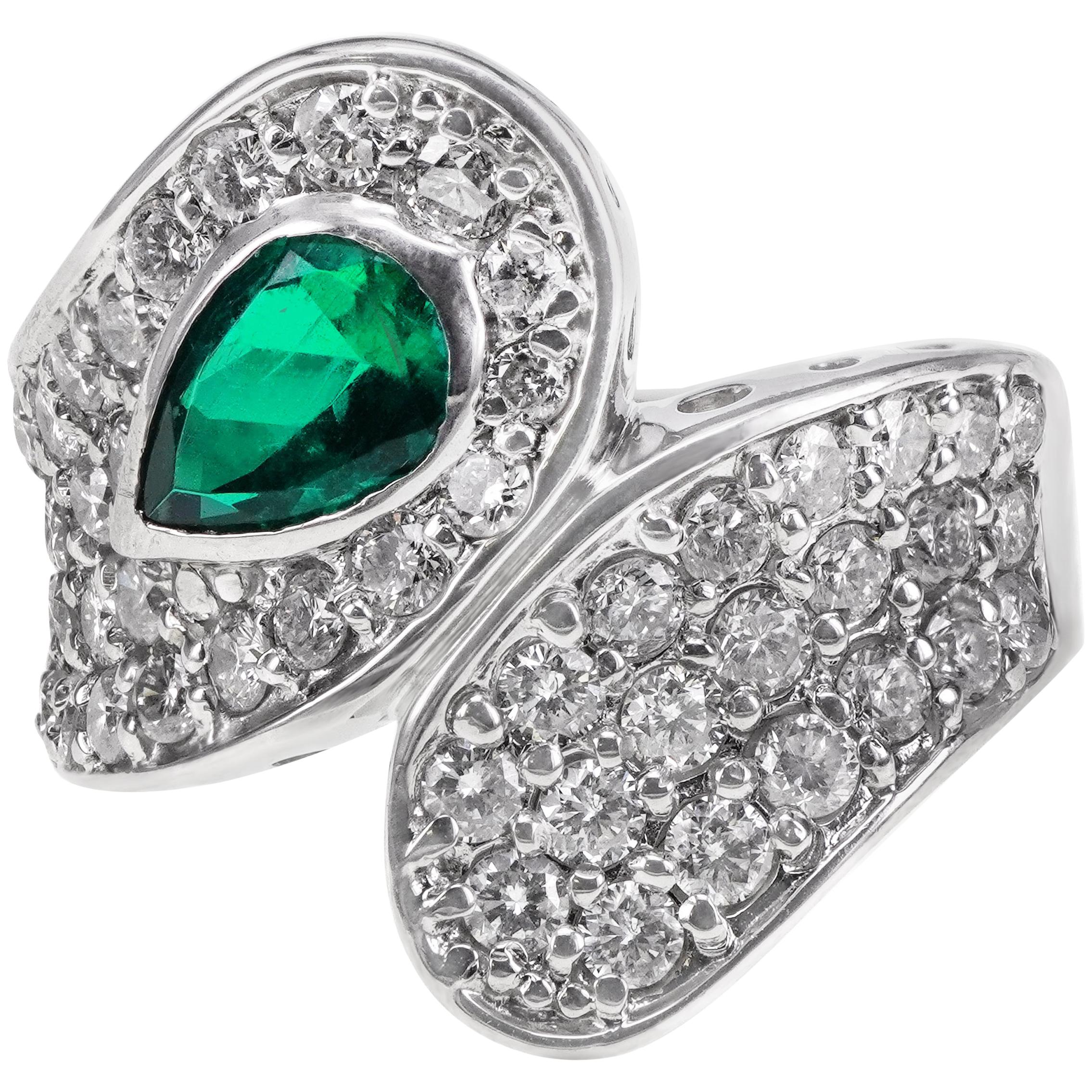 CGL Certified 2.27 Carat Diamond Colombian Emerald Finger Hugging Designer Ring For Sale