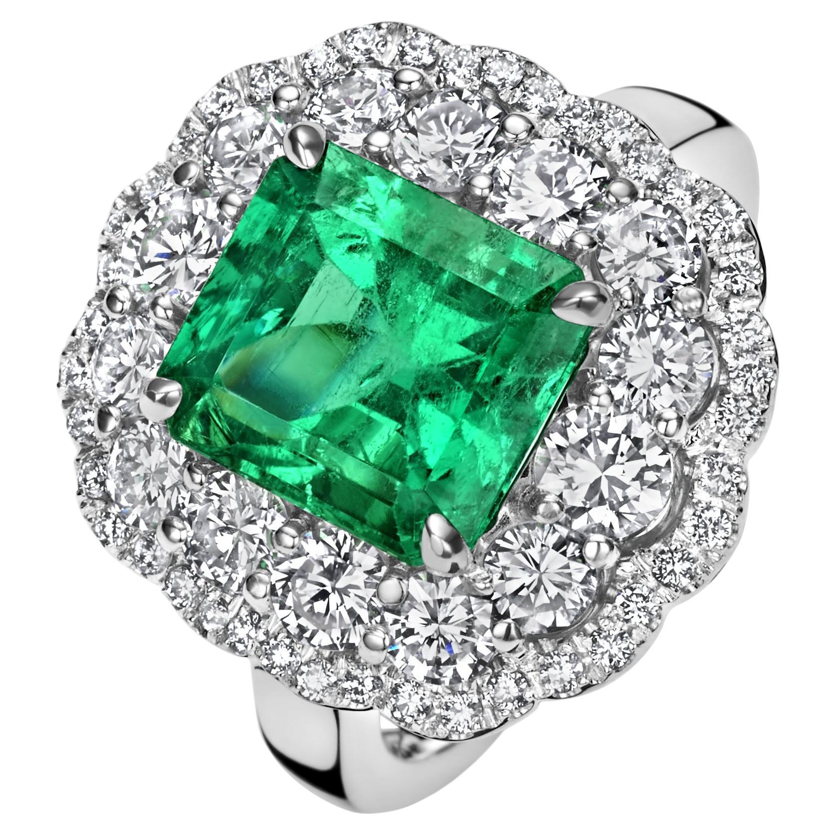 CGL Certified, 4.43 Ct Colombian Emerald Minor Oil, Diamond Ring 18 kt Whit Gol For Sale
