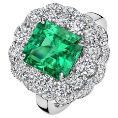 CGL Certified, 4.43 Ct Colombian Emerald Minor Oil, Diamond Ring 18 kt Whit Gol