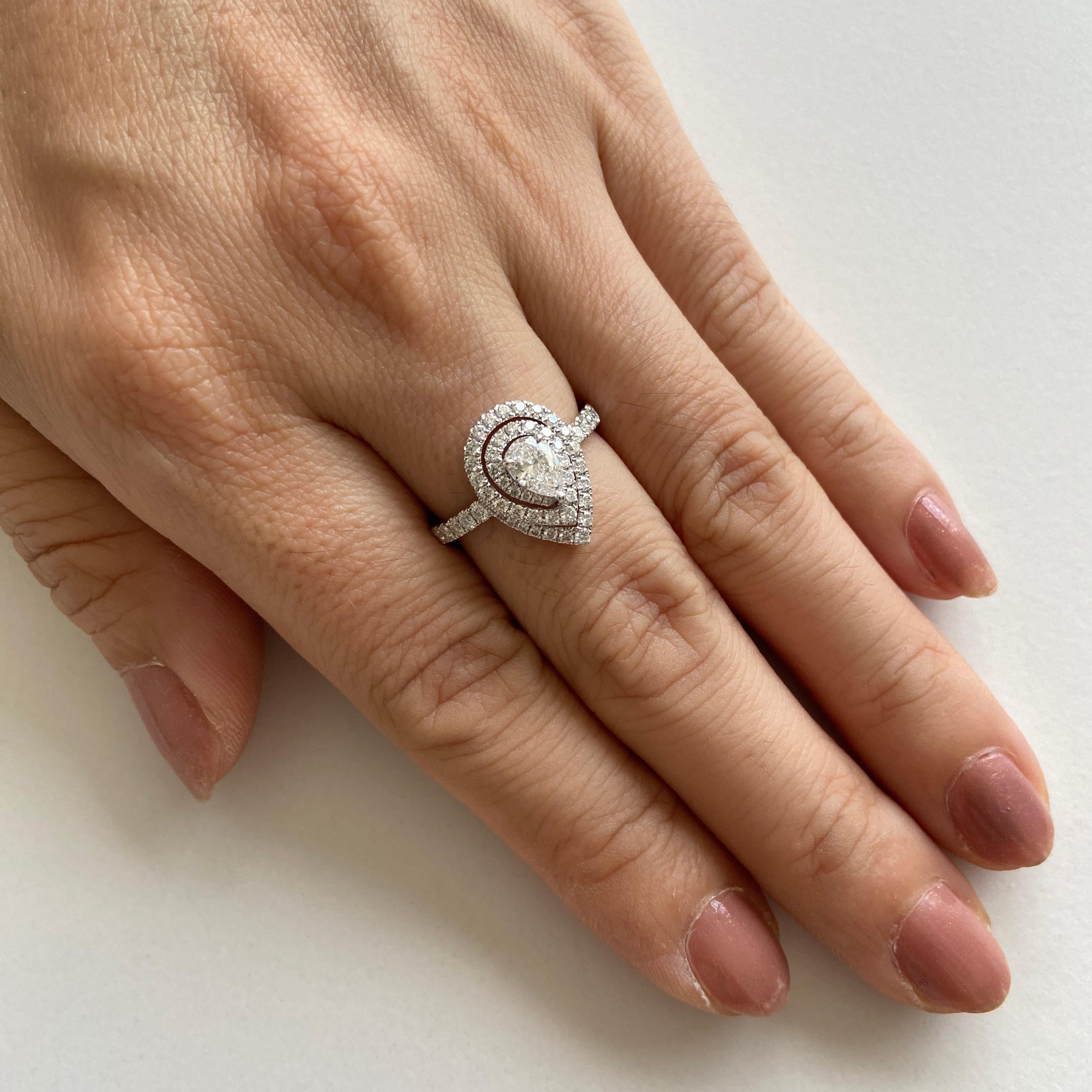 CGL Certified Pear Shape White diamond Platinum Ring In New Condition For Sale In Hong Kong, HK