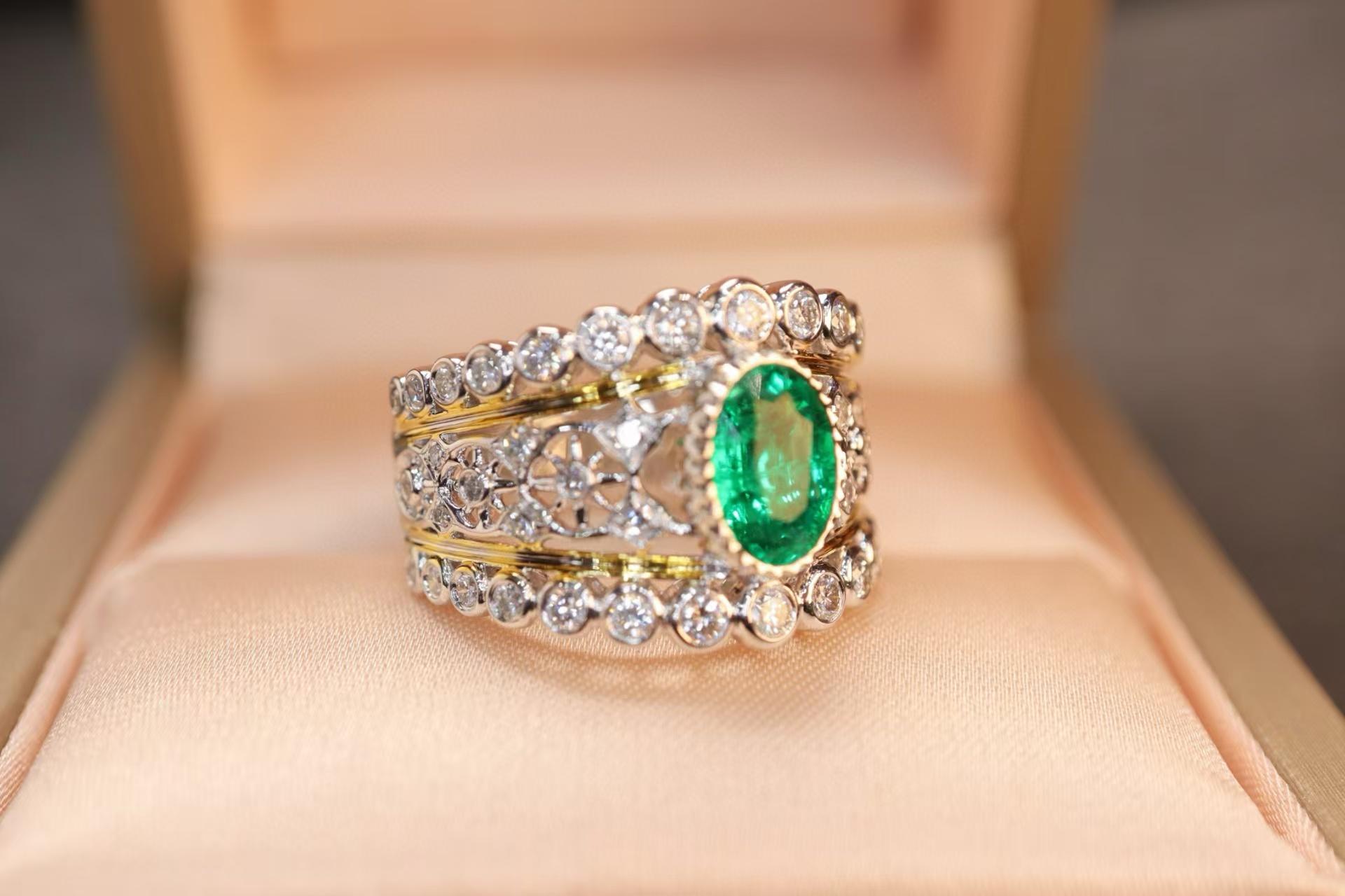 Emerald Cut 18K CGRL Certified 1 Carat Vivid Green Emerald Full Diamond Royal Cocktail Ring For Sale