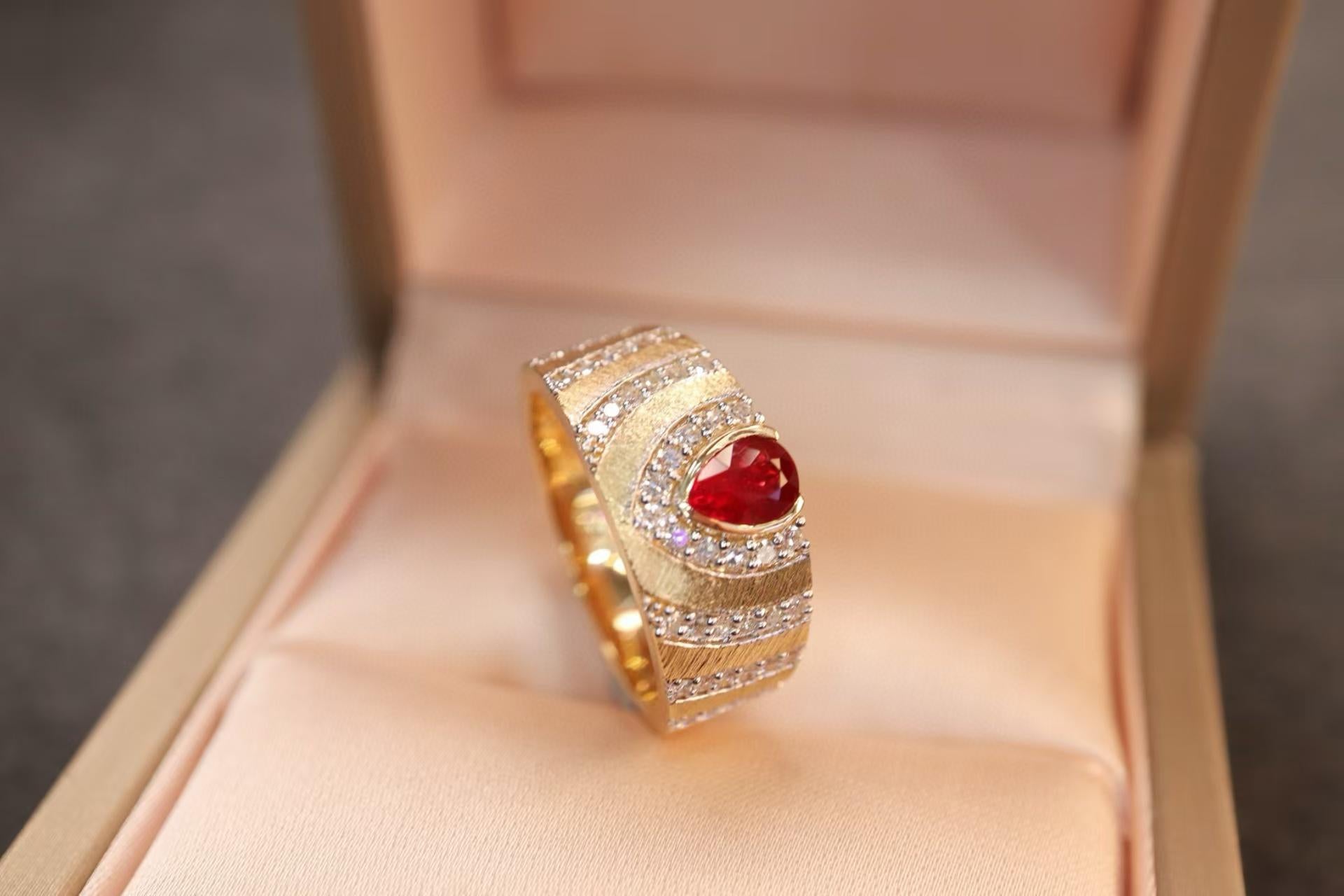 Bague italienne certifiée CGRL en or et rubis non chauffé Neuf - En vente à Kowloon, HK