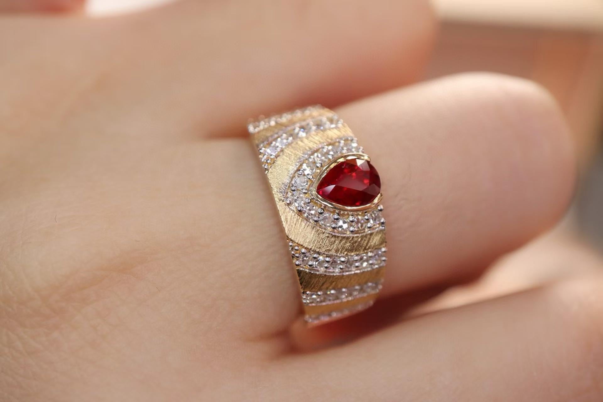 Bague italienne certifiée CGRL en or et rubis non chauffé Unisexe en vente