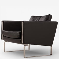 CH 101 - Pair of lounge chairs in leather by Hans J. Wegner