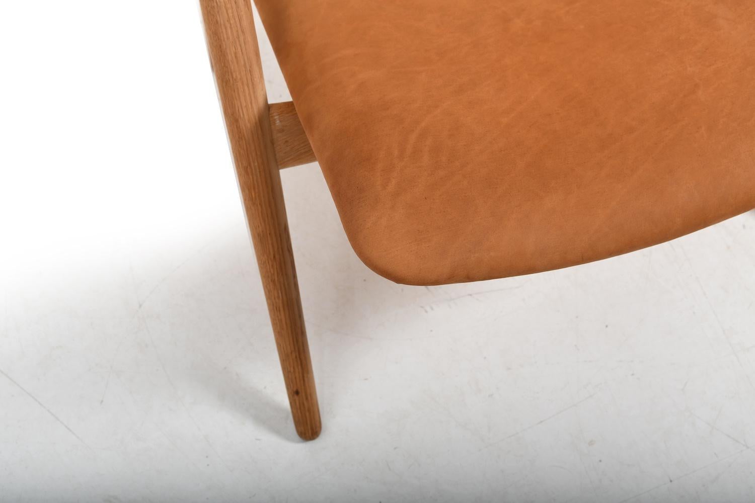 CH-28 Oak and Leather Easychair by Hans J. Wegner / New Upholstered 2