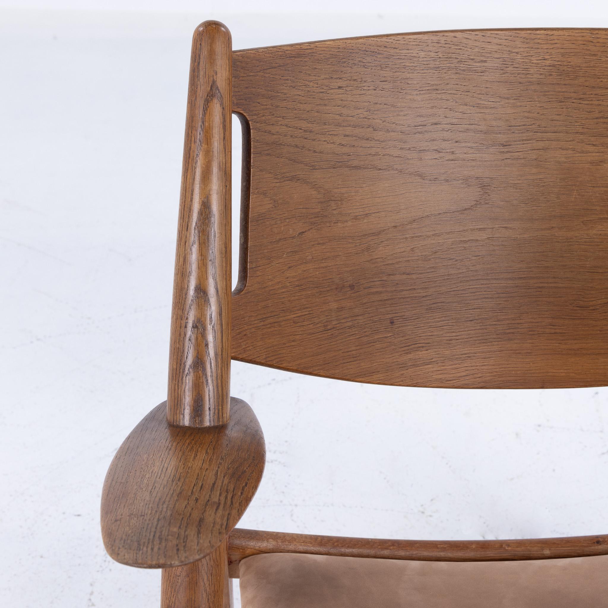 CH 28 - 'Sawbuck chair' in patinated oak by Hans J. Wegner For Sale 2