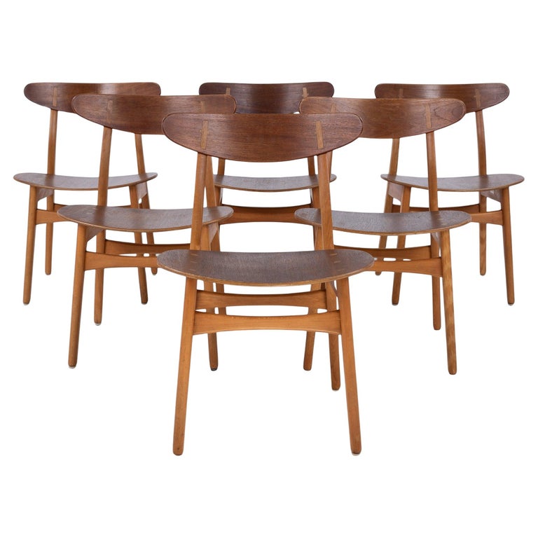 CH 30 Set of dining chair in teak by Hans Wegner For Sale