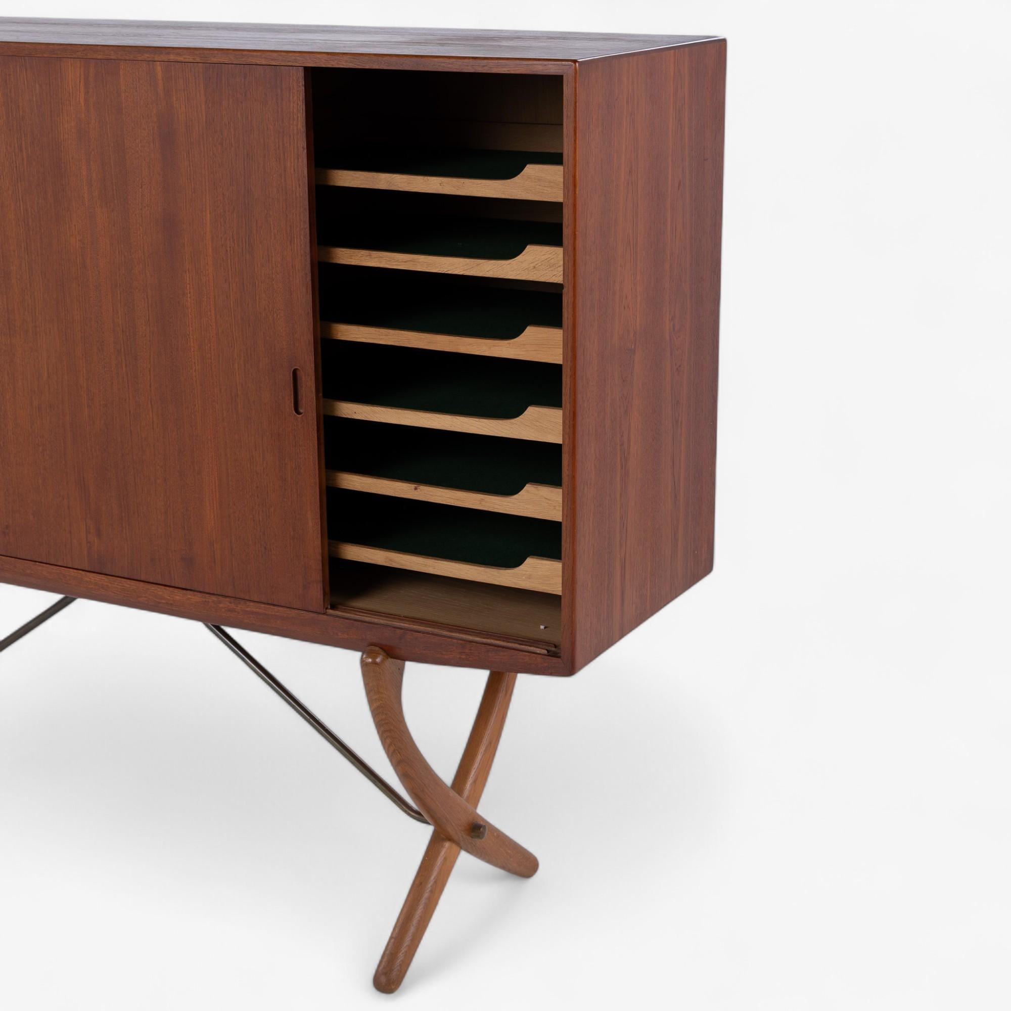 CH 304 - Sideboard aus Teakholz von Hans J. Wegner im Zustand „Gut“ in Copenhagen, DK