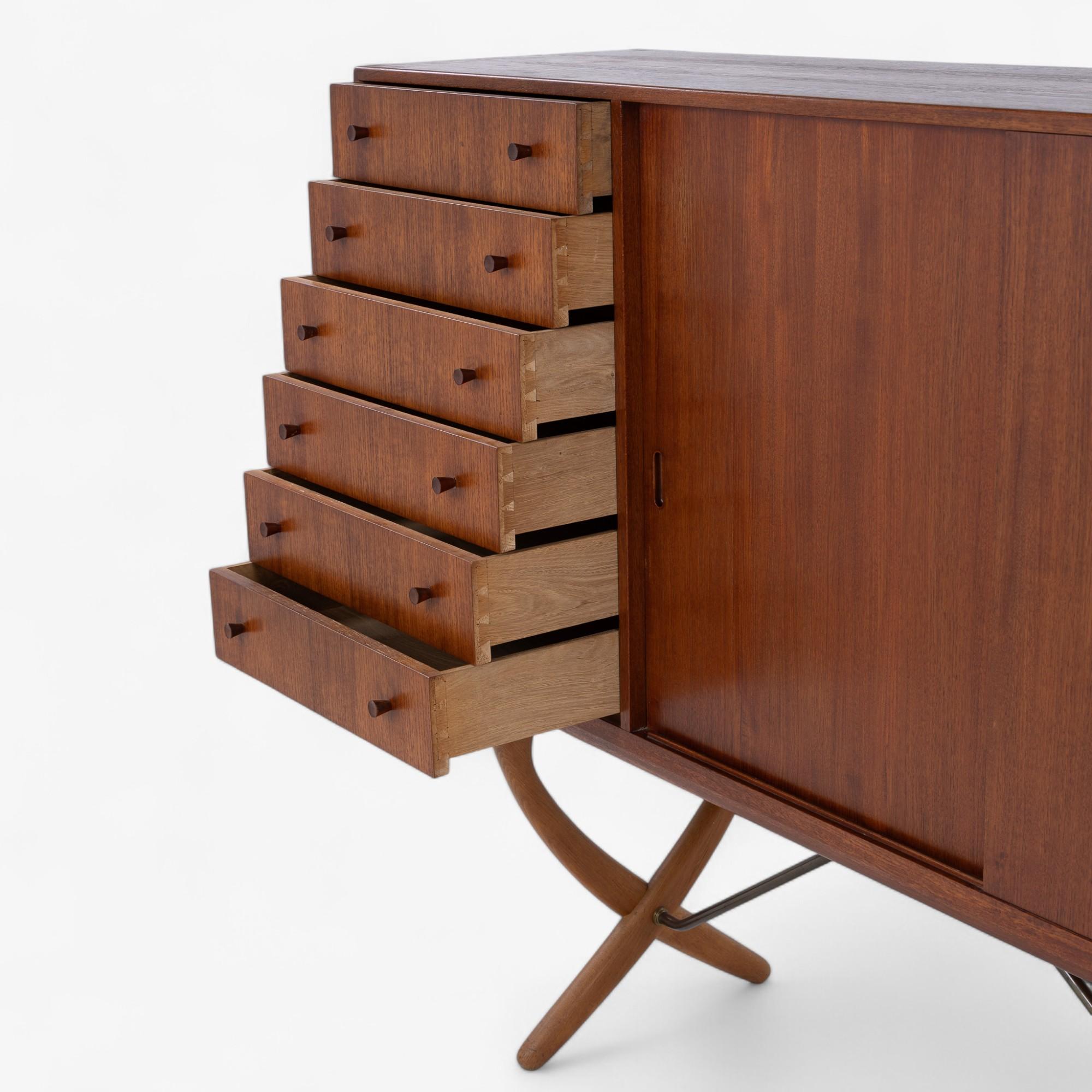 CH 304 - Sideboard aus Teakholz von Hans J. Wegner (20. Jahrhundert)