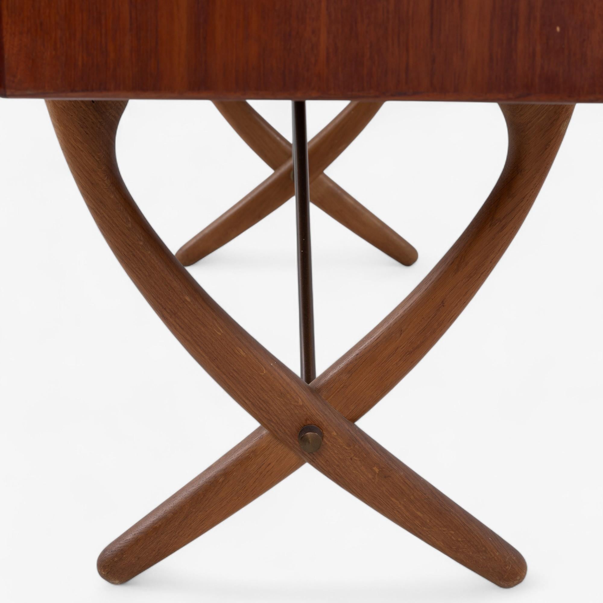 CH 304 - Sideboard aus Teakholz von Hans J. Wegner (Eichenholz)