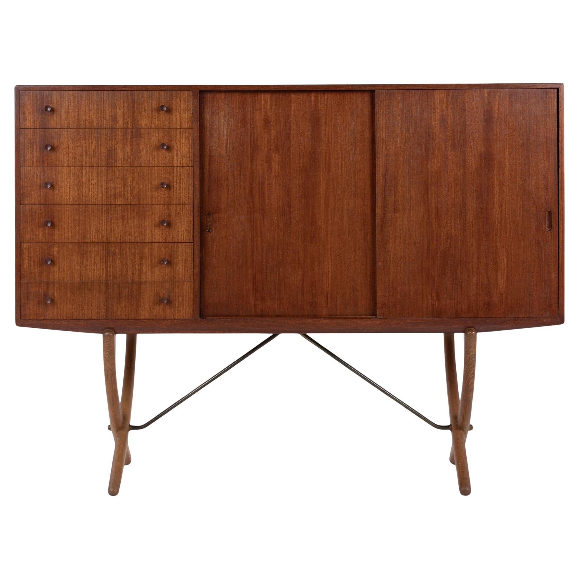 CH 304 - Buffet en teck de Hans J. Wegner