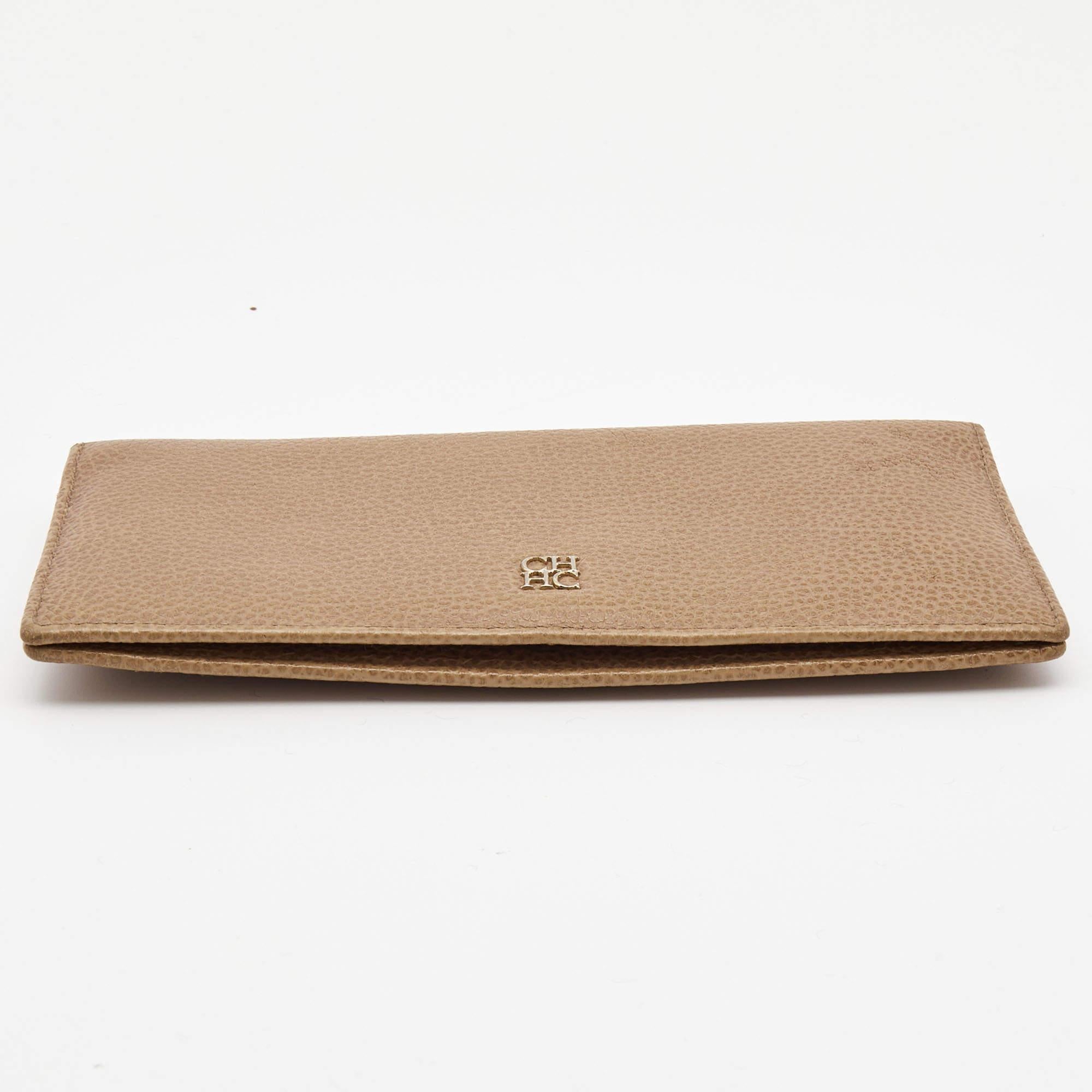 CH Carolina Herrera Beige Leather Flap Bifold Continental Wallet For Sale 3