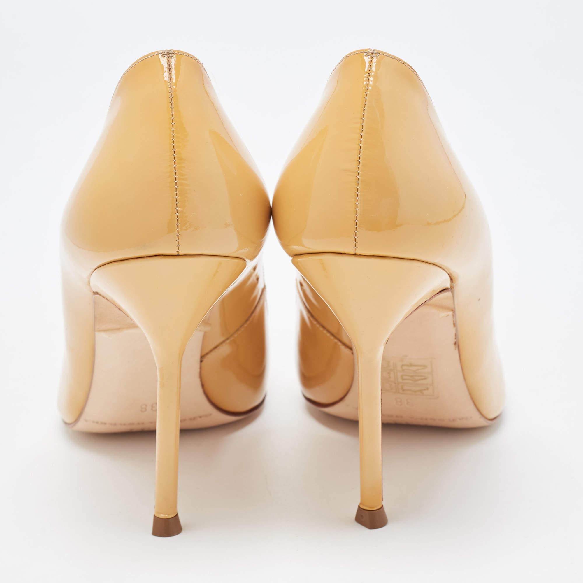 Women's CH Carolina Herrera Beige Patent Leather Pointed Toe Pumps Size 38