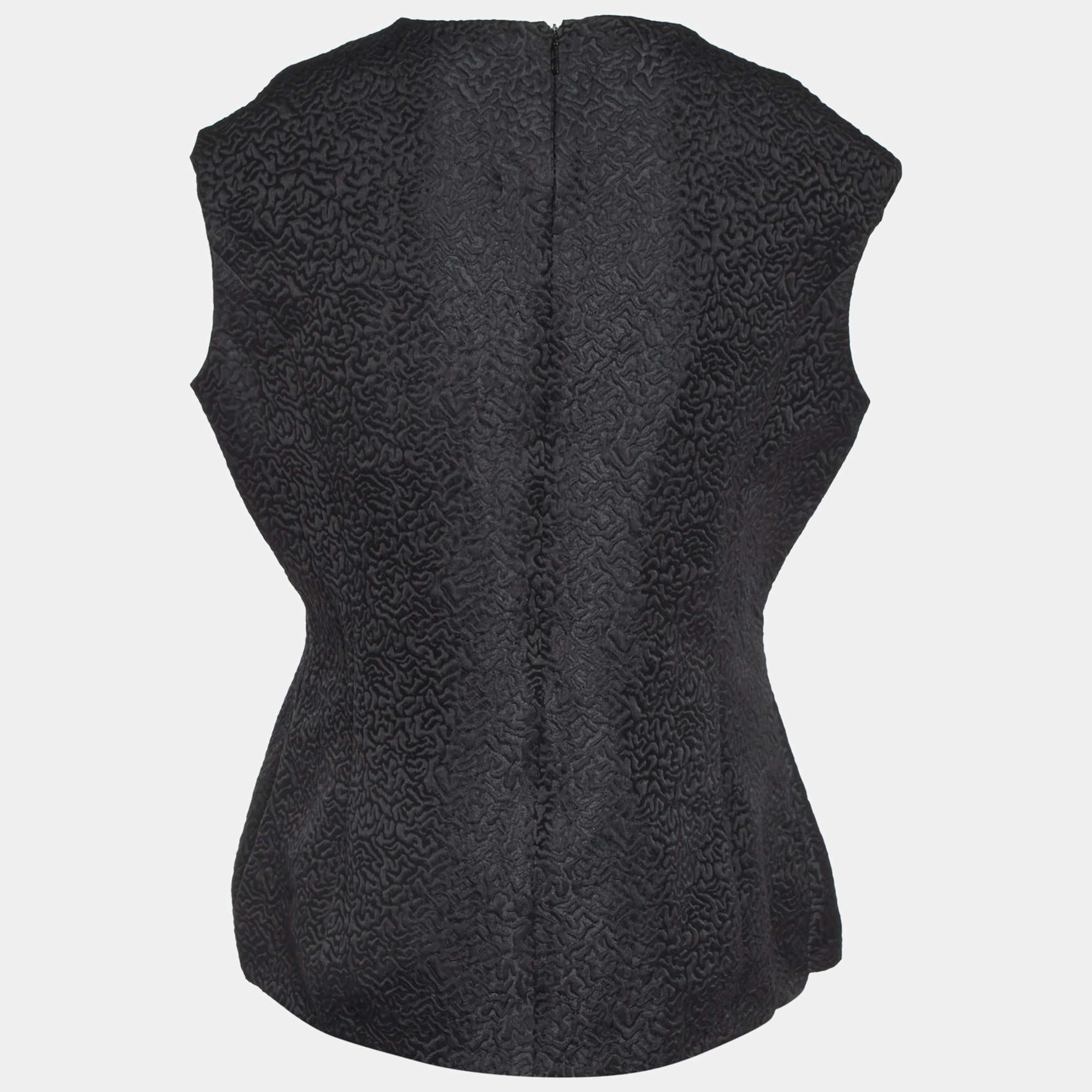Find great style and comfort while wearing this designer top. Tailored using the best fabric the creation has been given immense detail. Style it with a skirt and heels.