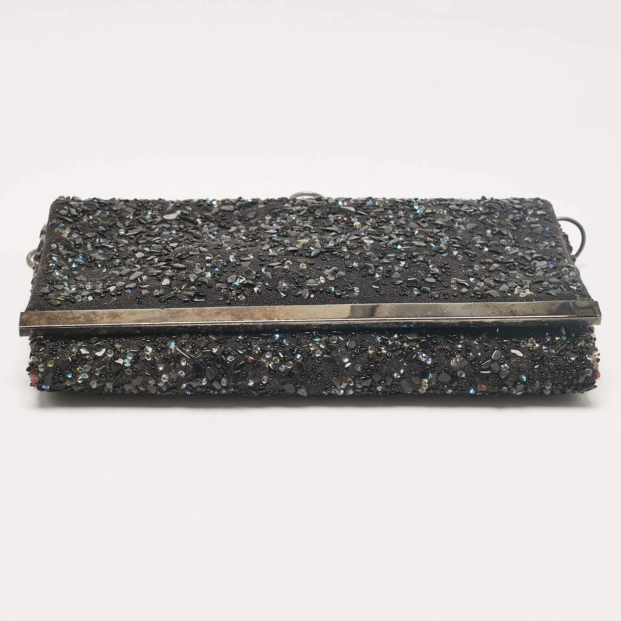 CH Carolina Herrera - Pochette con catena in tessuto impreziosita da perline nere in vendita 2