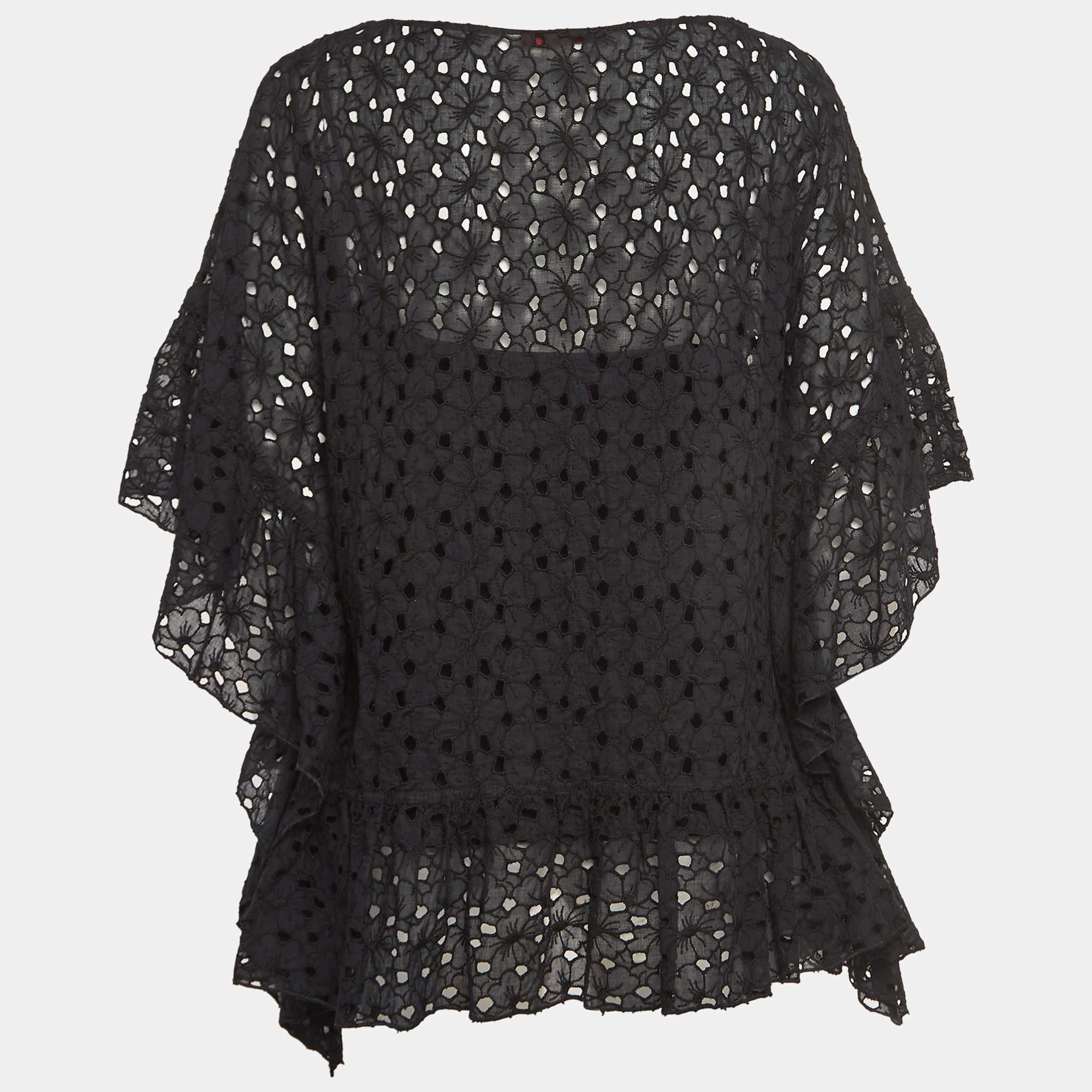 La silhouette fluida del caftano mette in mostra la sartoria impeccabile di Label. È cucito con materiali di qualità, ha motivi intricati e può essere facilmente abbinato ad accessori chic come sandali open toe e borse sling.
