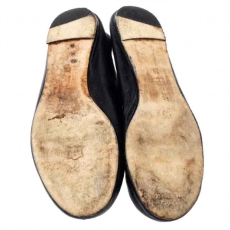 CH Carolina Herrera Black Leather Ballet Flats Size 36 In Fair Condition For Sale In Dubai, Al Qouz 2