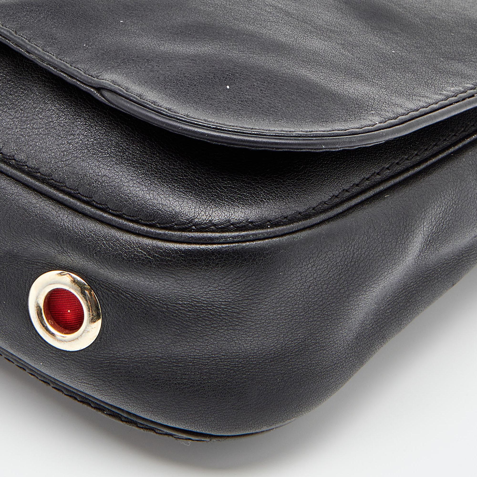CH Carolina Herrera Black Leather Chain Flap Shoulder Bag In Good Condition In Dubai, Al Qouz 2