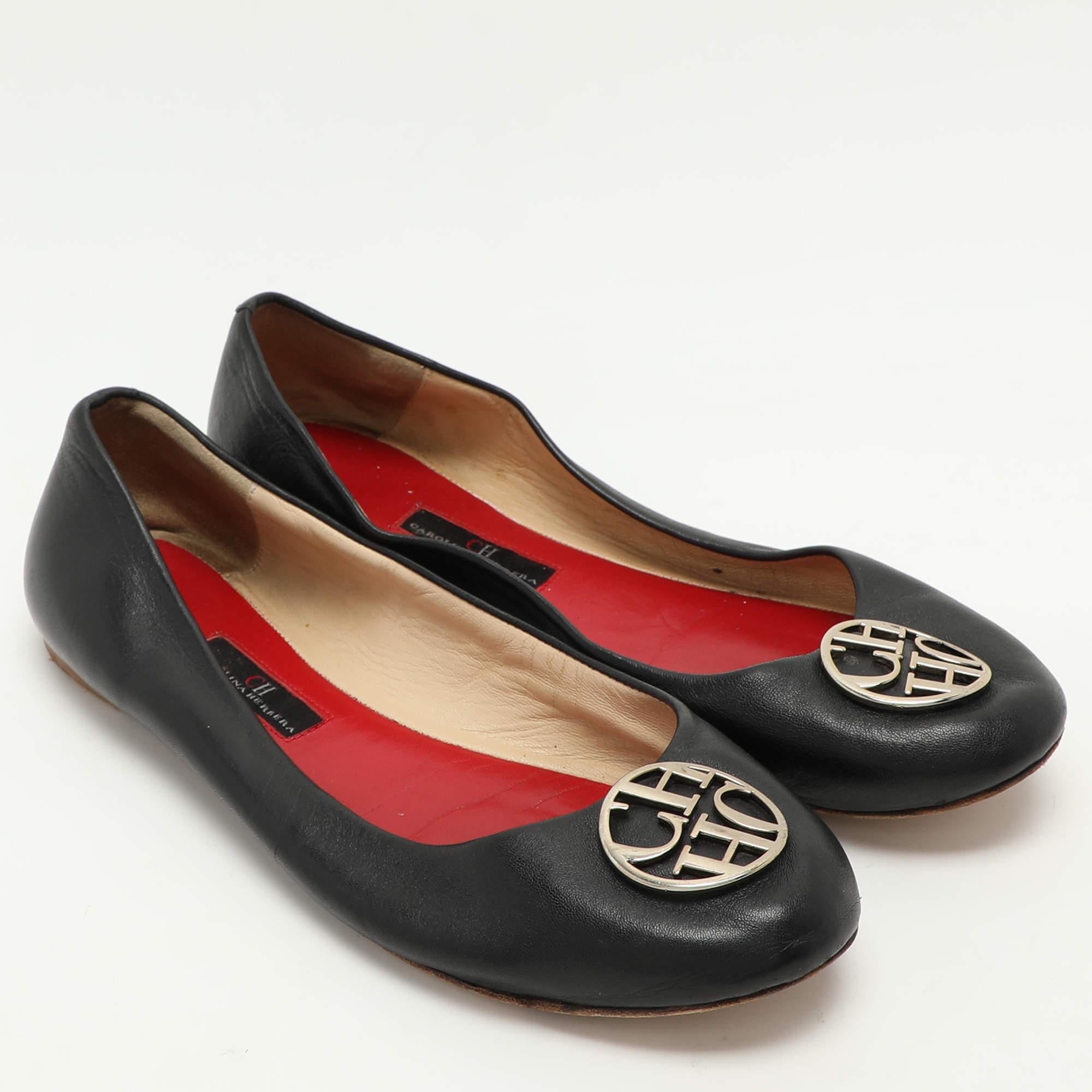 Women's CH Carolina Herrera Black Leather Logo Embellished Ballet Flats Size 39 For Sale