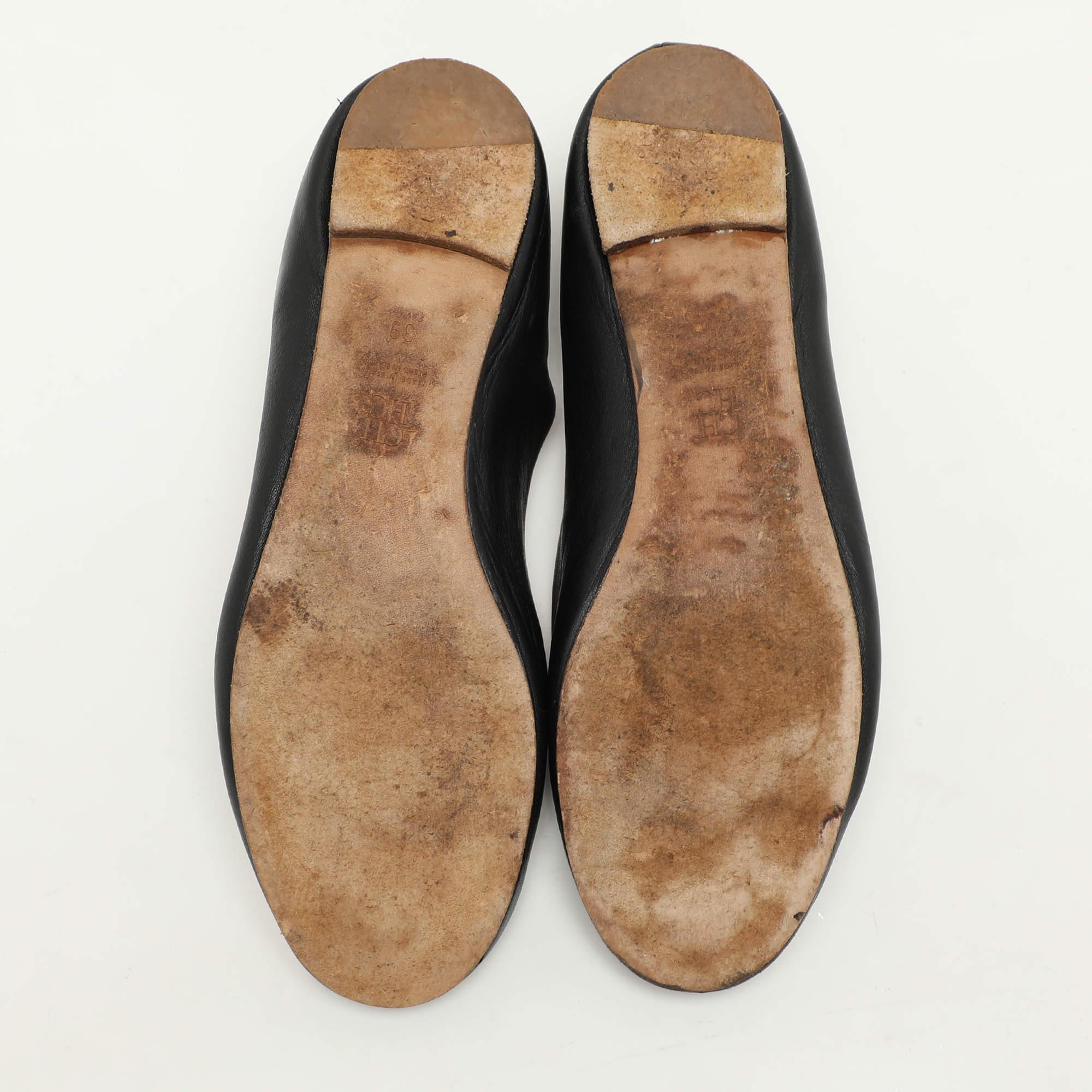 CH Carolina Herrera Black Leather Logo Embellished Ballet Flats Size 39 For Sale 2