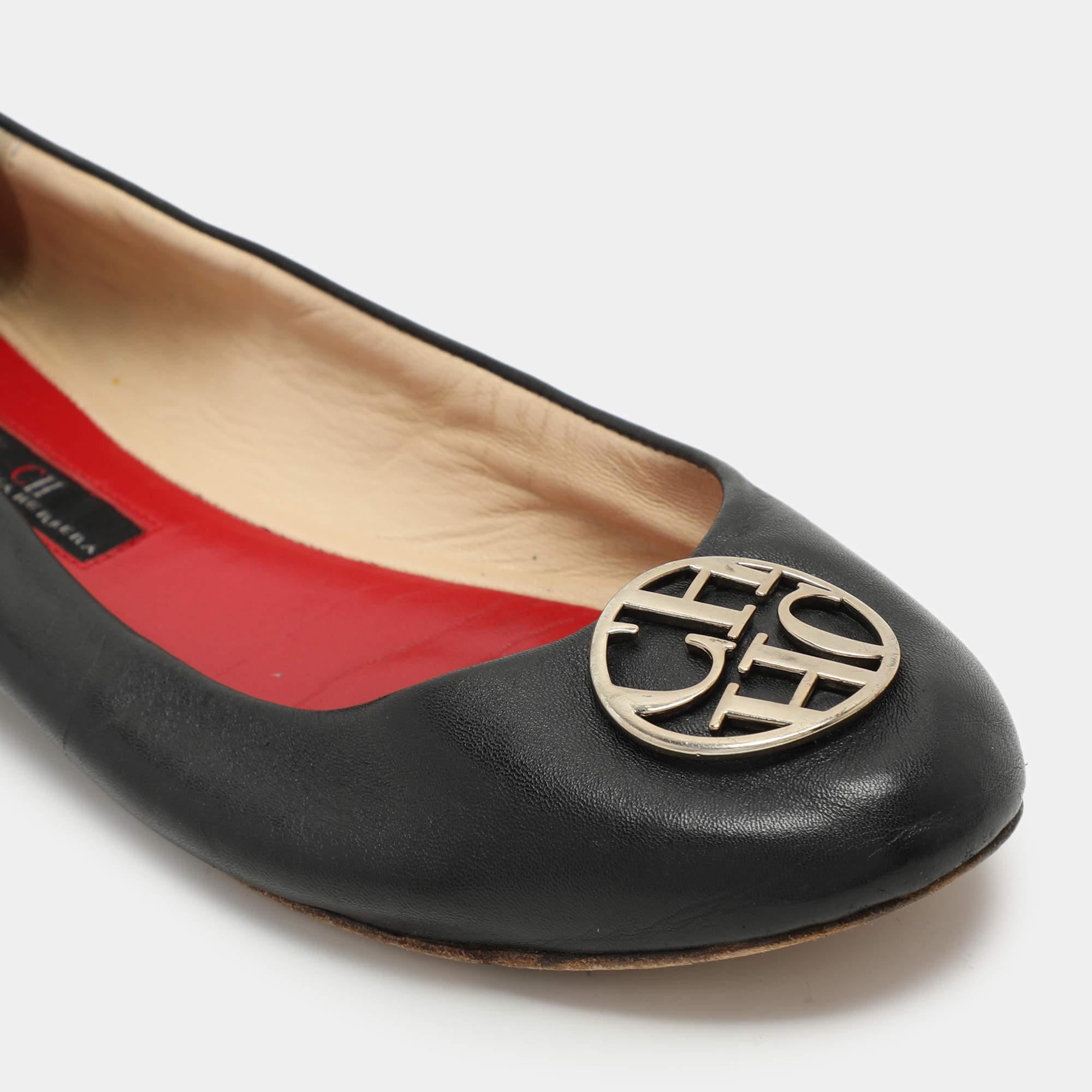CH Carolina Herrera Black Leather Logo Embellished Ballet Flats Size 39 For Sale 3