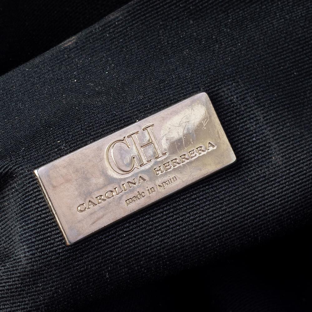 CH Carolina Herrera Black Leather Shoulder Bag In Good Condition In Dubai, Al Qouz 2