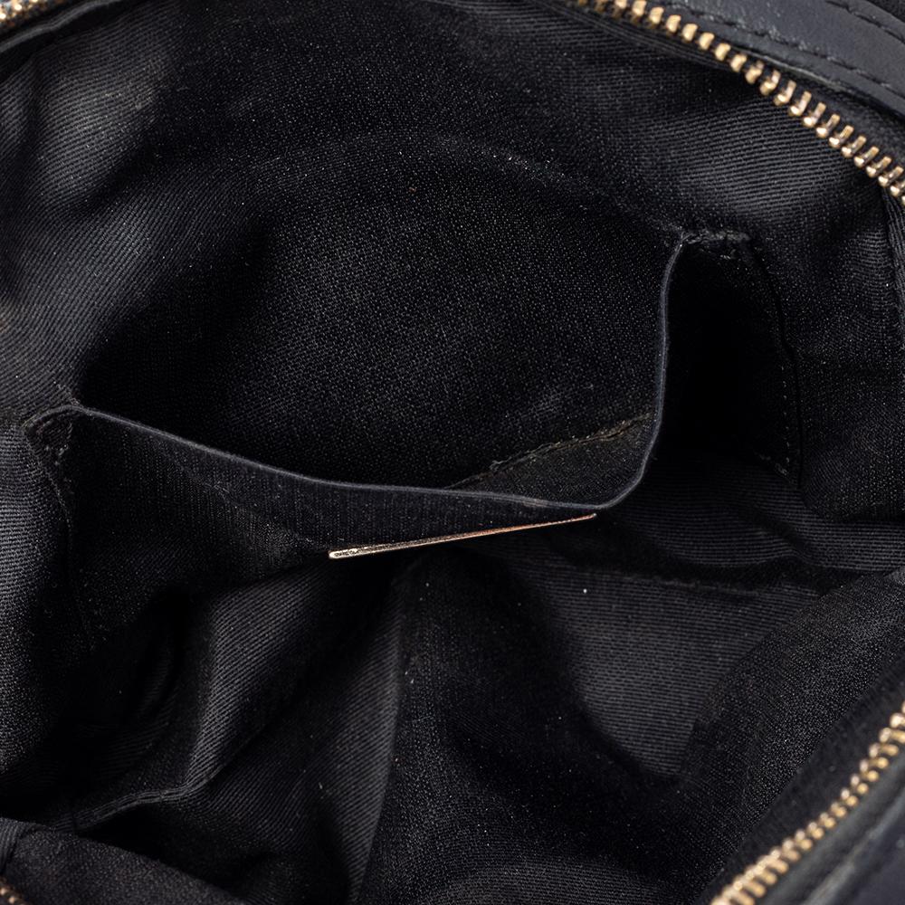 CH Carolina Herrera Black Leather Shoulder Bag In Good Condition For Sale In Dubai, Al Qouz 2