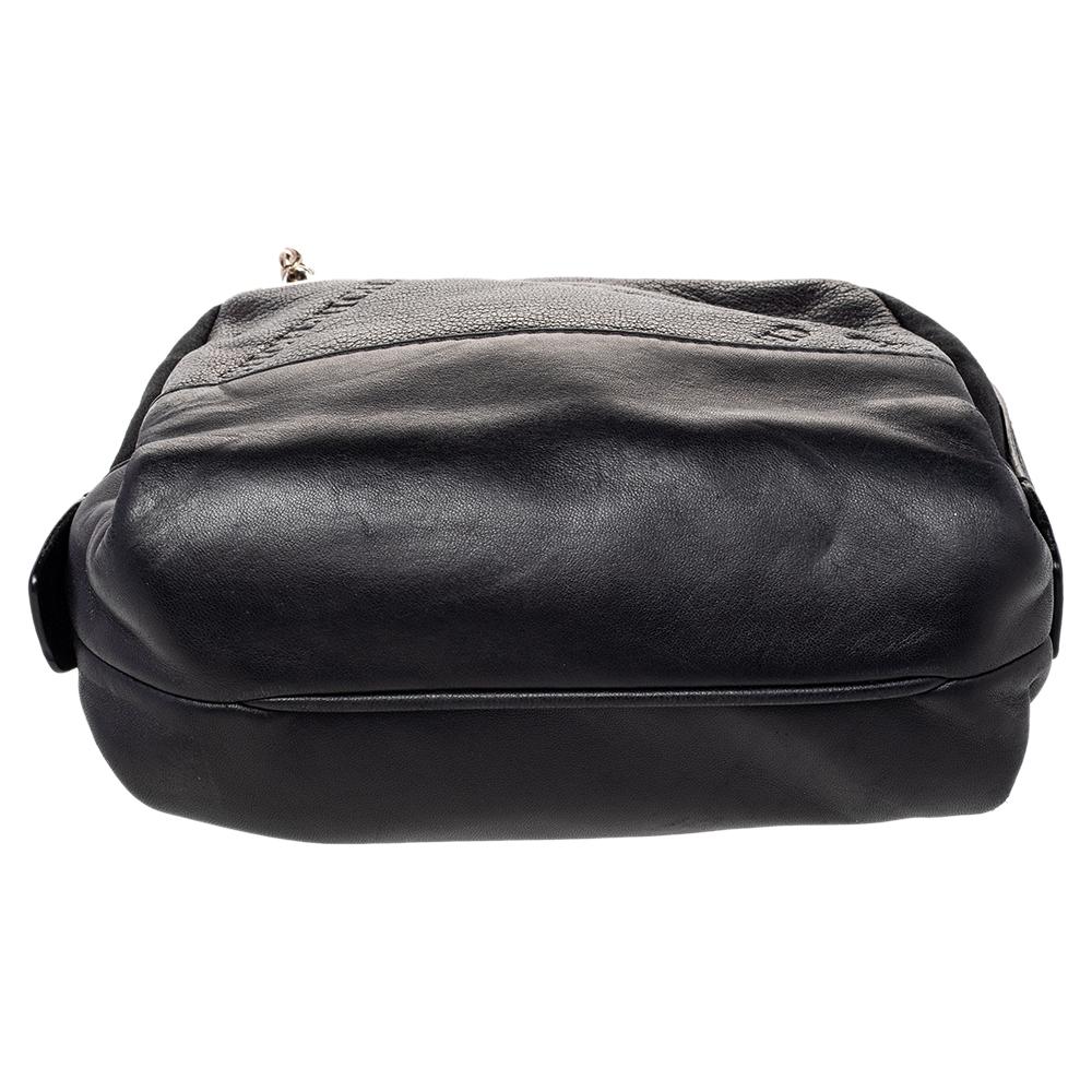 Women's CH Carolina Herrera Black Leather Shoulder Bag For Sale